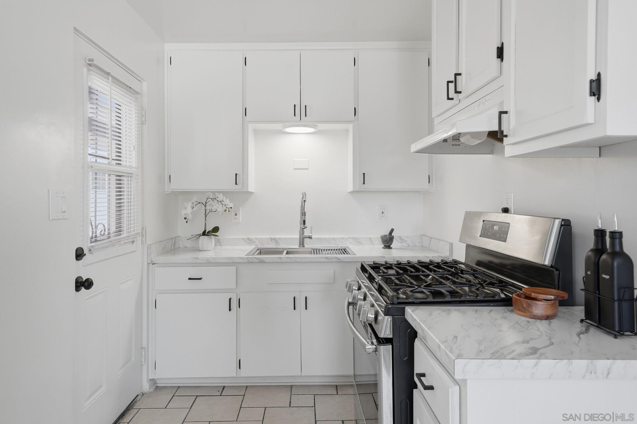 Detail Gallery Image 9 of 46 For 2805-7 N 46th St, San Diego,  CA 92105 - – Beds | – Baths