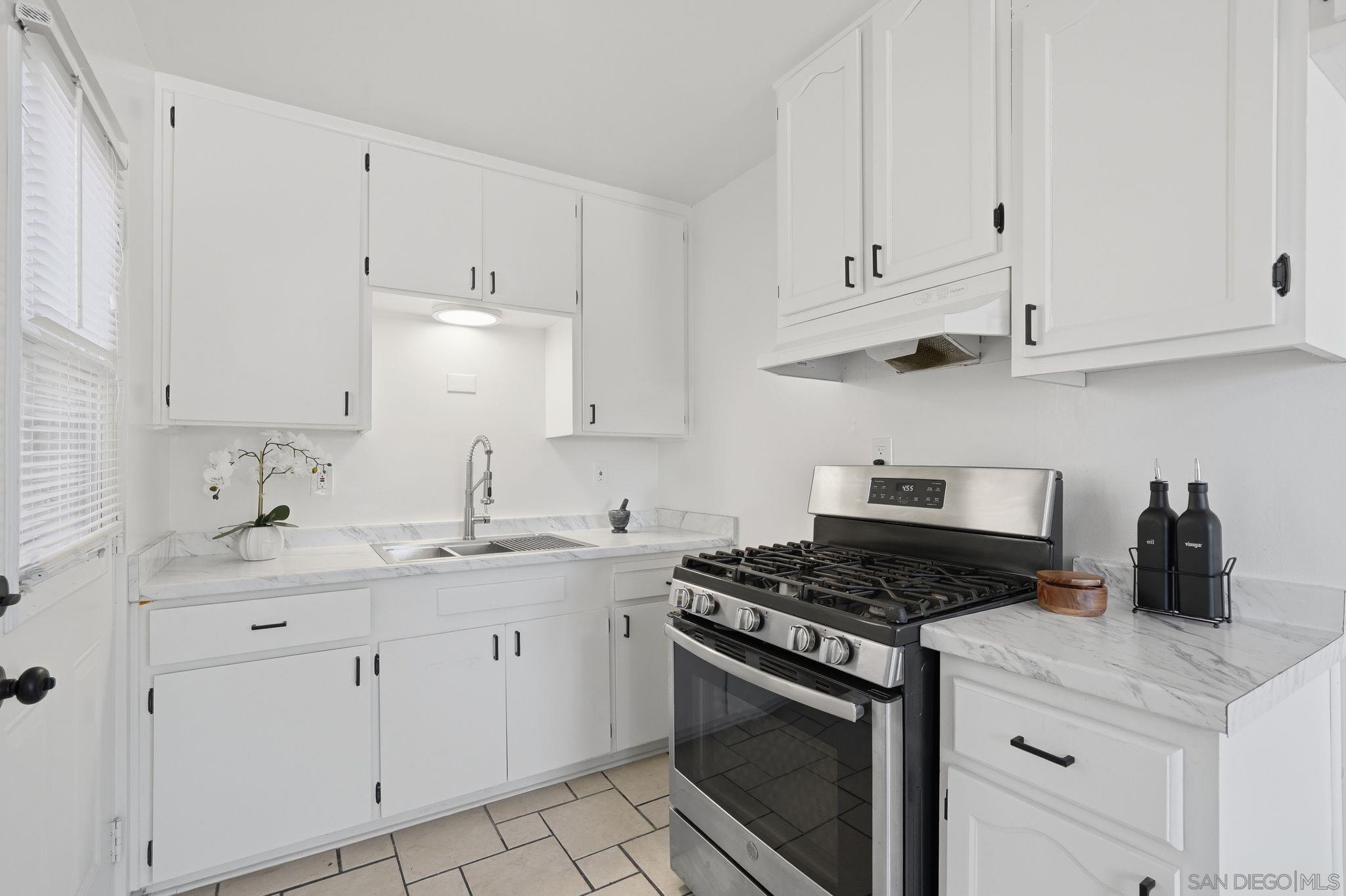 Detail Gallery Image 10 of 46 For 2805-7 N 46th St, San Diego,  CA 92105 - – Beds | – Baths