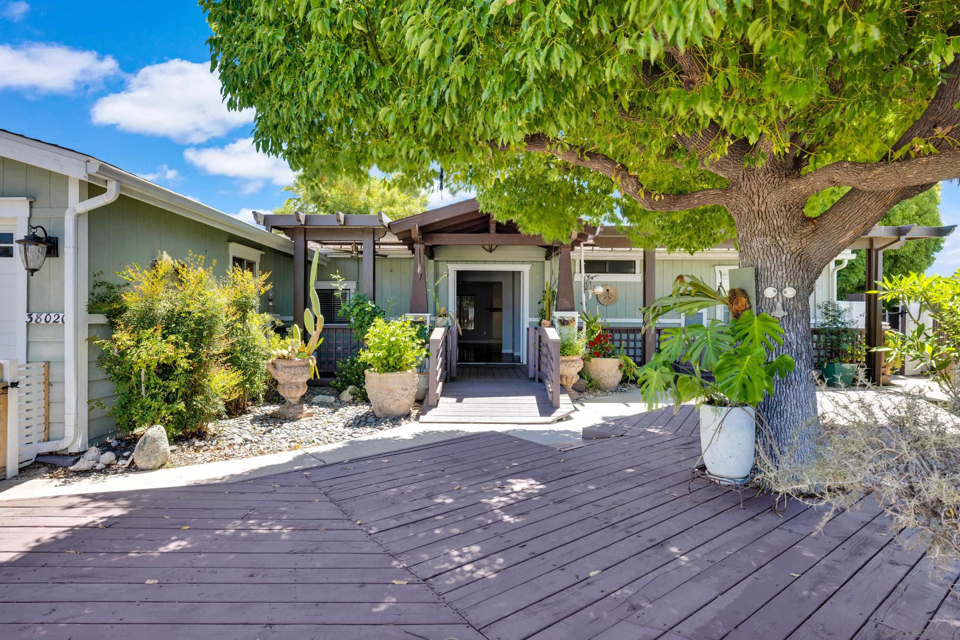 Detail Gallery Image 6 of 45 For 38020  Calle Confite, Murrieta,  CA 92563 - 2 Beds | 2 Baths