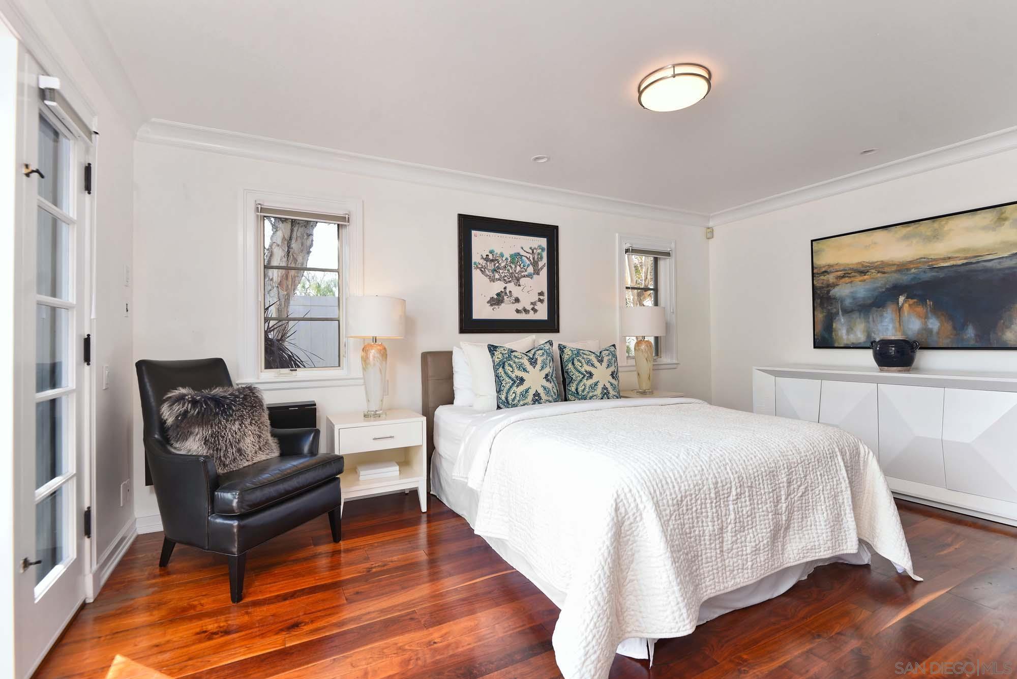 Detail Gallery Image 15 of 24 For 438  Sea Lane, La Jolla,  CA 92037 - 4 Beds | 3/1 Baths