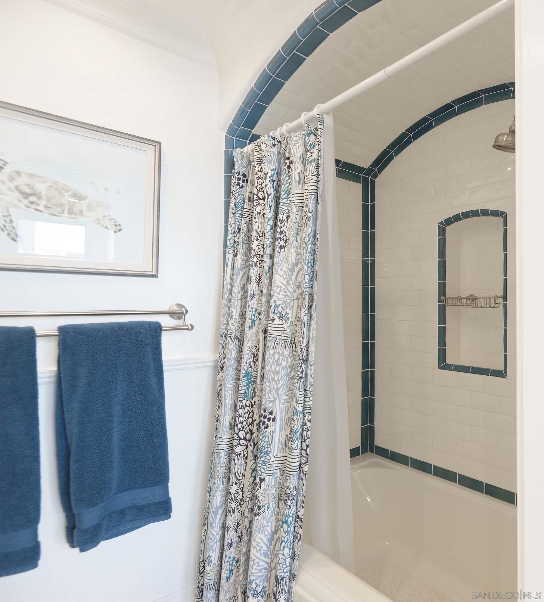 Detail Gallery Image 18 of 24 For 438  Sea Lane, La Jolla,  CA 92037 - 4 Beds | 3/1 Baths