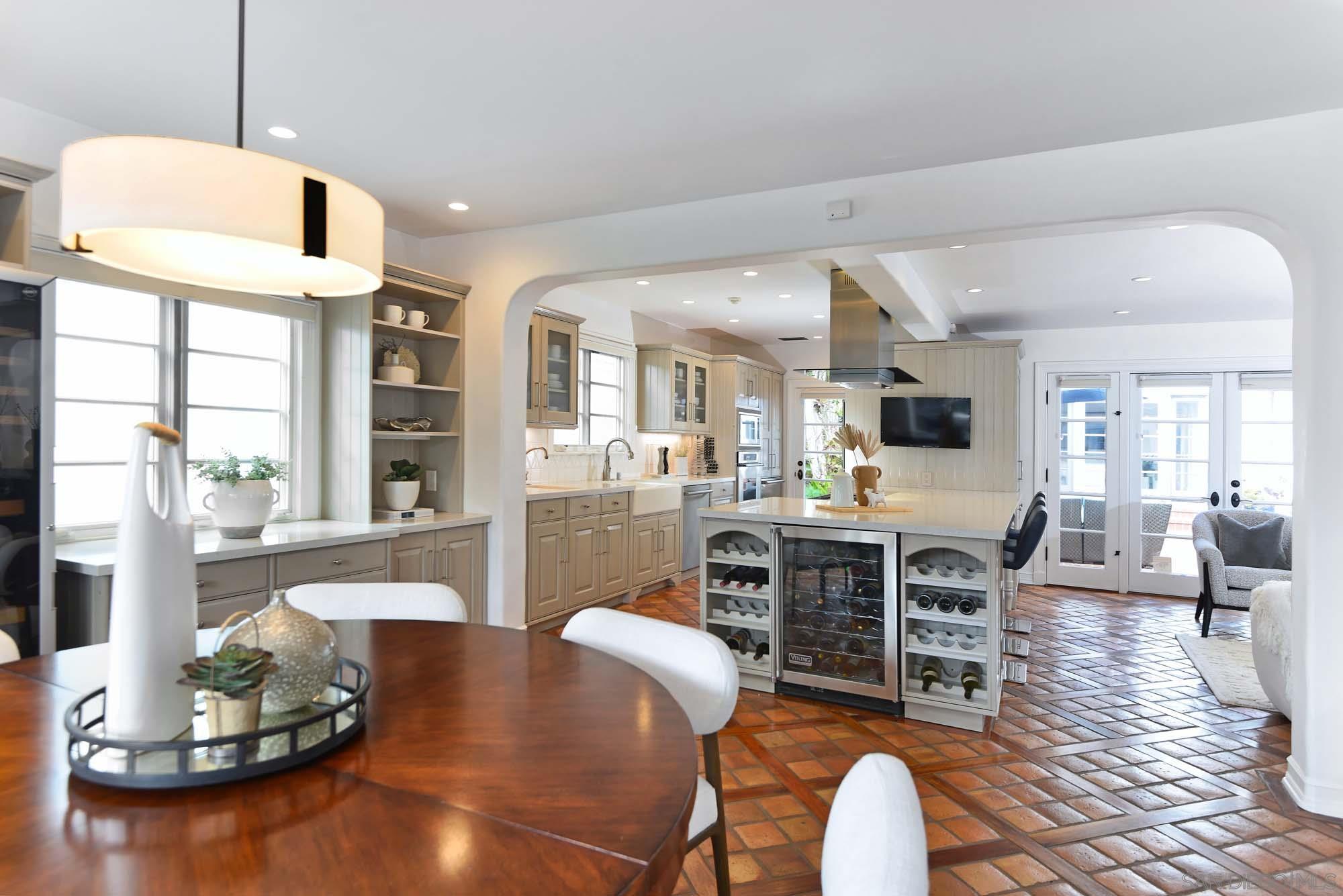 Detail Gallery Image 5 of 24 For 438  Sea Lane, La Jolla,  CA 92037 - 4 Beds | 3/1 Baths