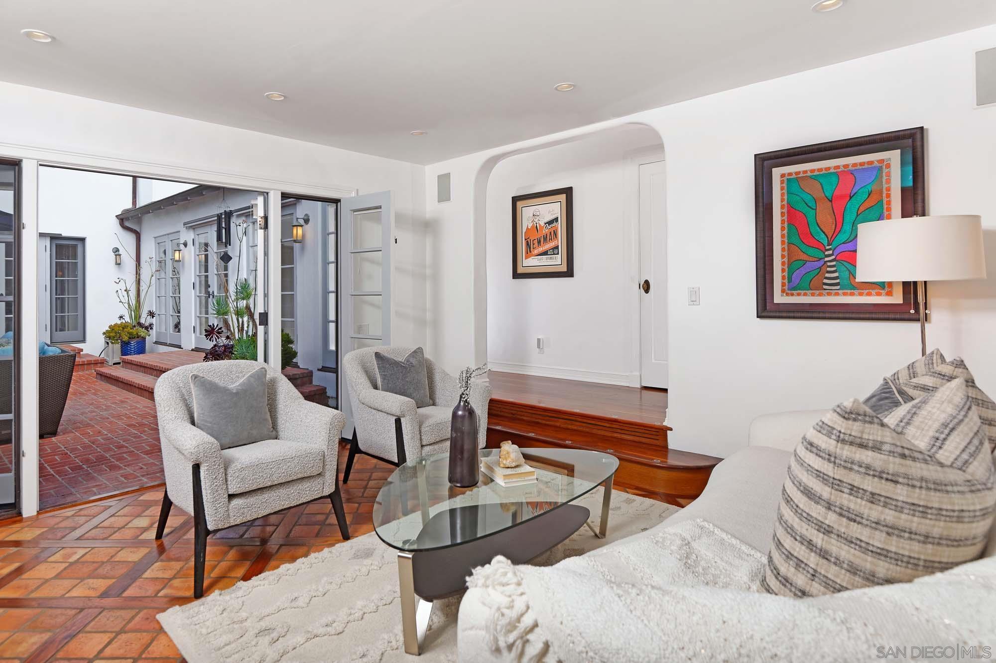 Detail Gallery Image 7 of 24 For 438  Sea Lane, La Jolla,  CA 92037 - 4 Beds | 3/1 Baths