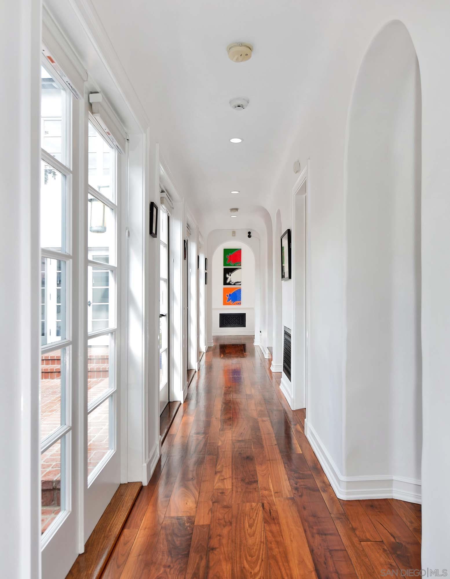 Detail Gallery Image 9 of 24 For 438  Sea Lane, La Jolla,  CA 92037 - 4 Beds | 3/1 Baths