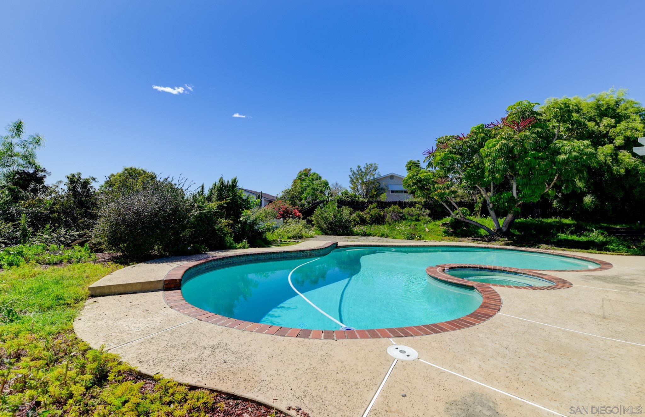 Detail Gallery Image 19 of 27 For 10007  Resmar Pl, La Mesa,  CA 91941 - 5 Beds | 3 Baths