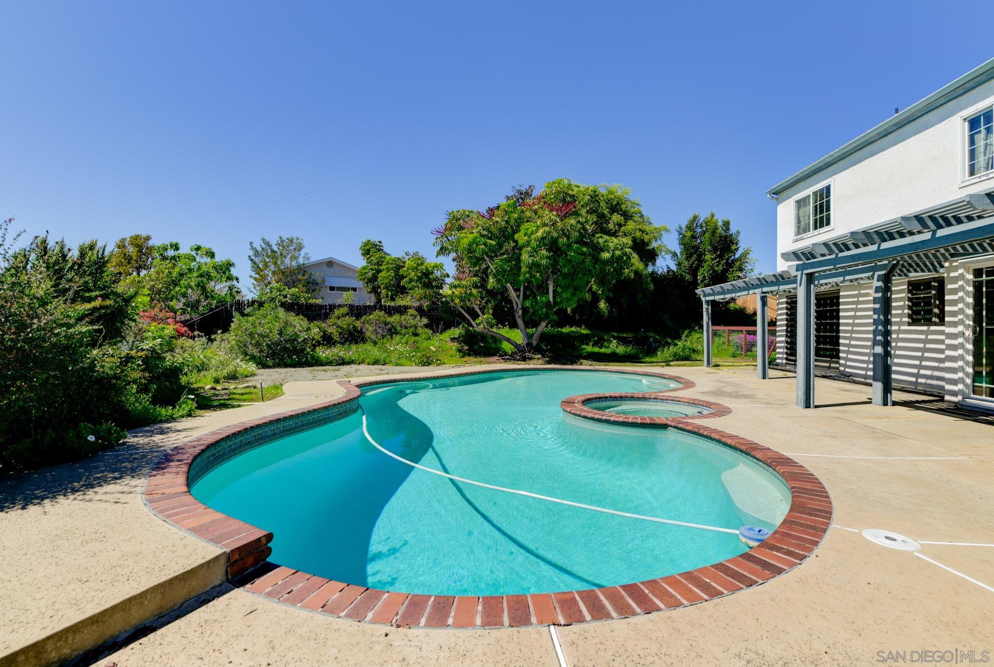 Detail Gallery Image 20 of 27 For 10007  Resmar Pl, La Mesa,  CA 91941 - 5 Beds | 3 Baths