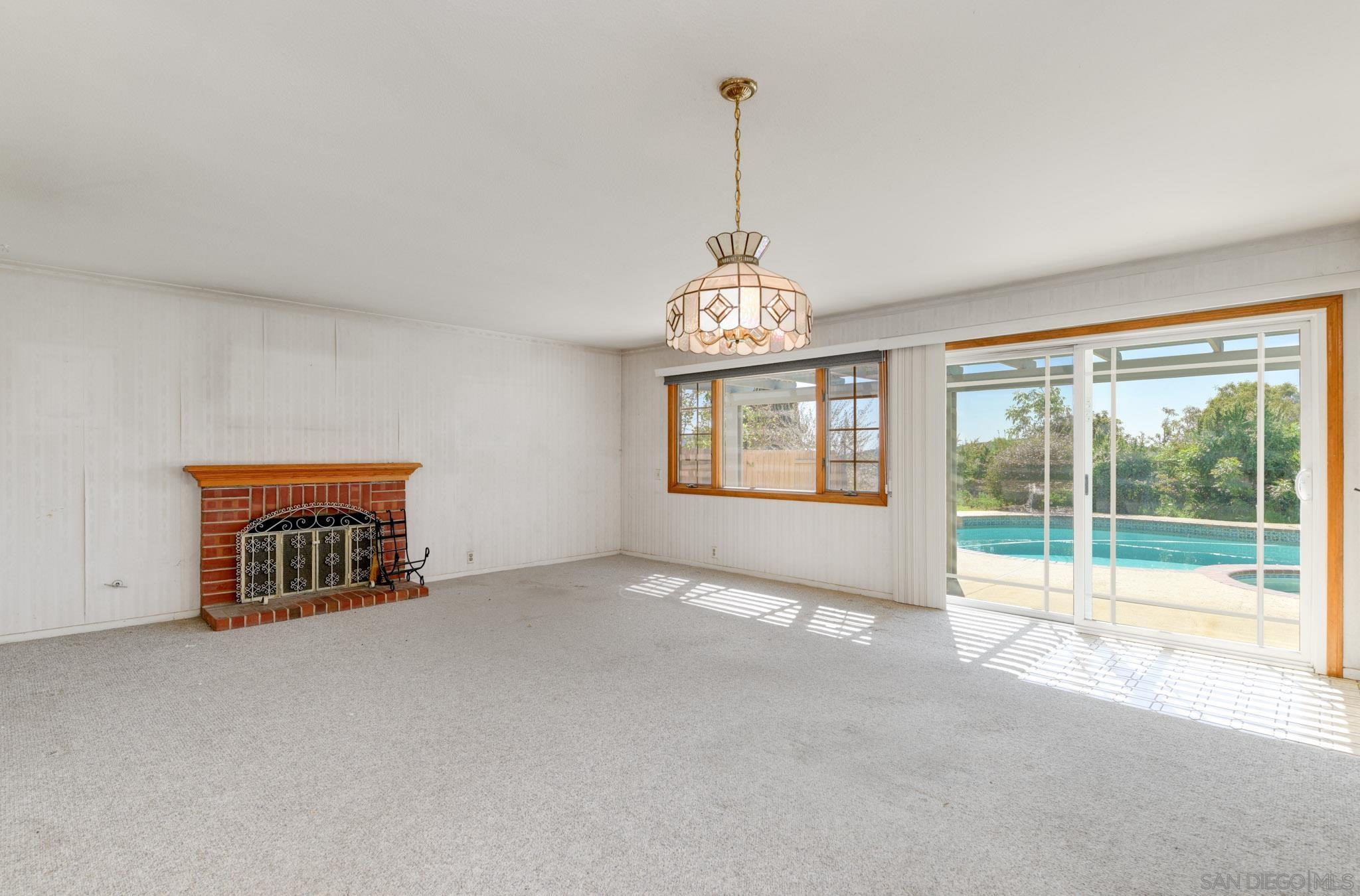 Detail Gallery Image 6 of 27 For 10007  Resmar Pl, La Mesa,  CA 91941 - 5 Beds | 3 Baths