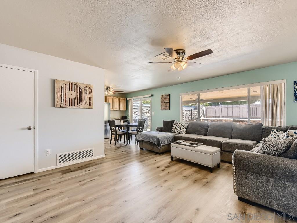 Detail Gallery Image 4 of 16 For 13147  Shenandoah Dr, Lakeside,  CA 92040 - 4 Beds | 2 Baths