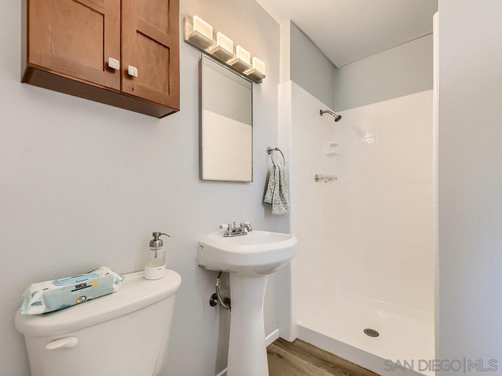 Detail Gallery Image 8 of 16 For 13147  Shenandoah Dr, Lakeside,  CA 92040 - 4 Beds | 2 Baths