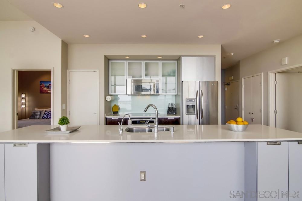 Detail Gallery Image 14 of 42 For 575  6th Ave  1905, San Diego,  CA 92101 - 2 Beds | 2 Baths