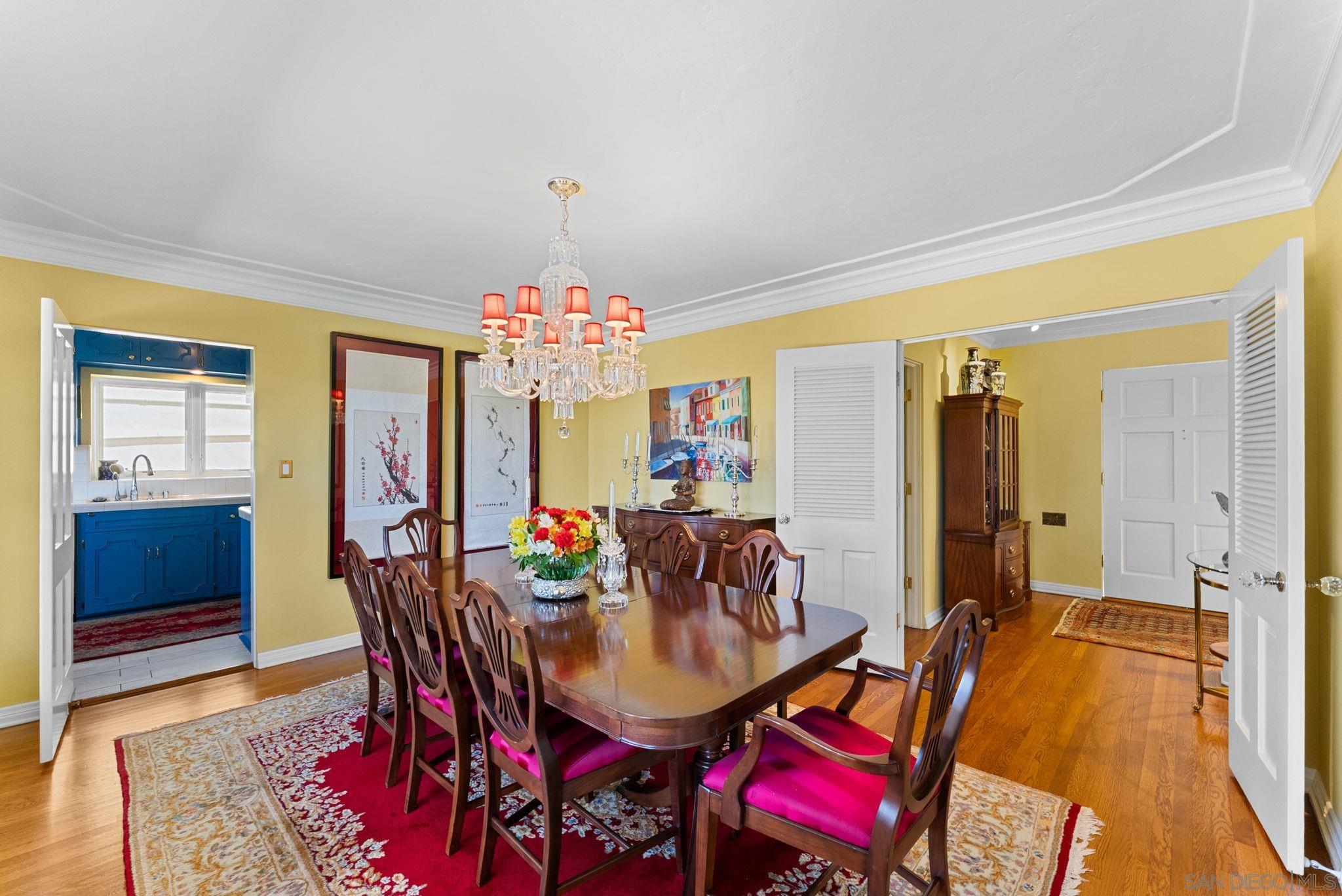 Detail Gallery Image 14 of 43 For 4314  Middlesex Drive, San Diego,  CA 92116 - 6 Beds | 3 Baths