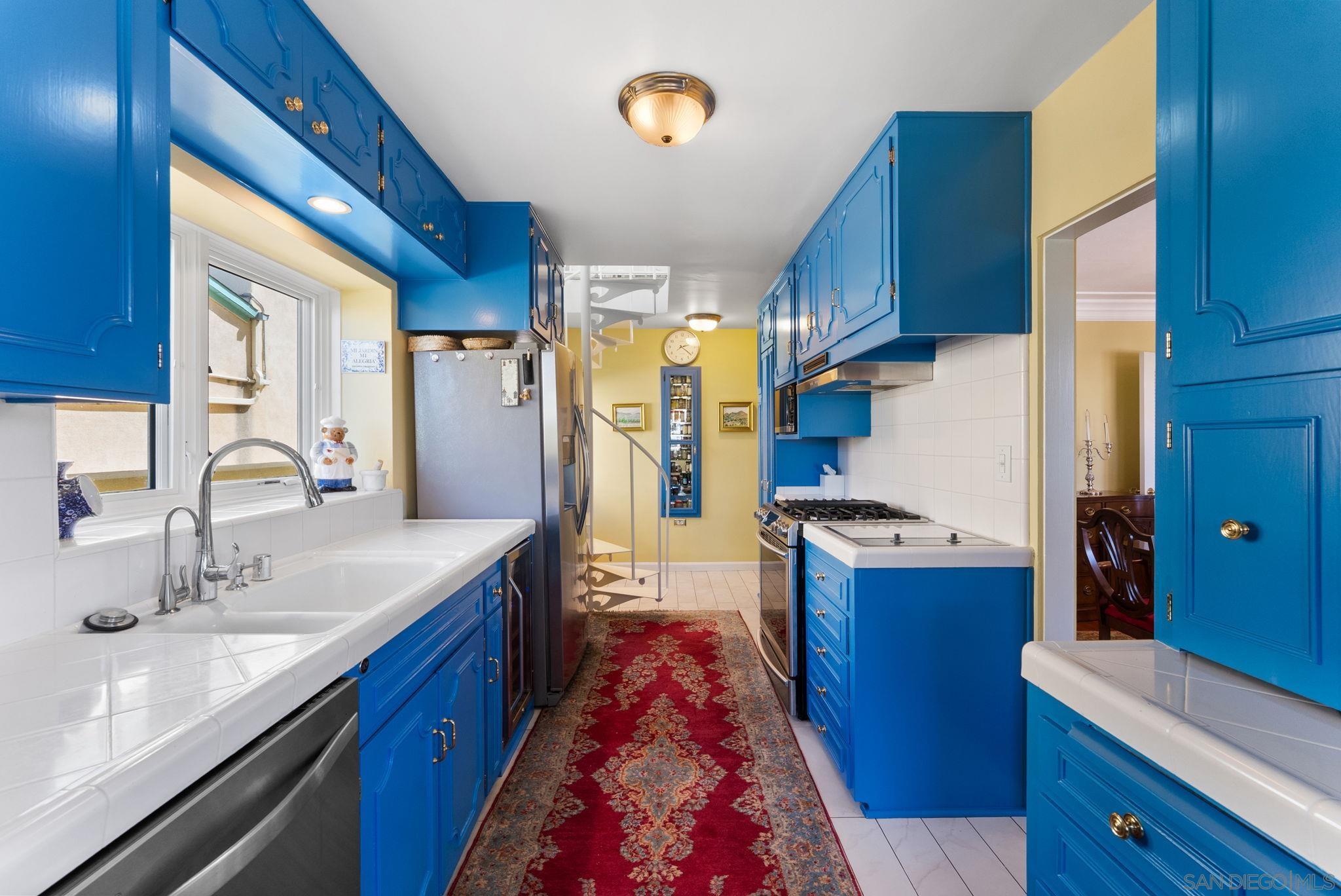 Detail Gallery Image 17 of 43 For 4314  Middlesex Drive, San Diego,  CA 92116 - 6 Beds | 3 Baths