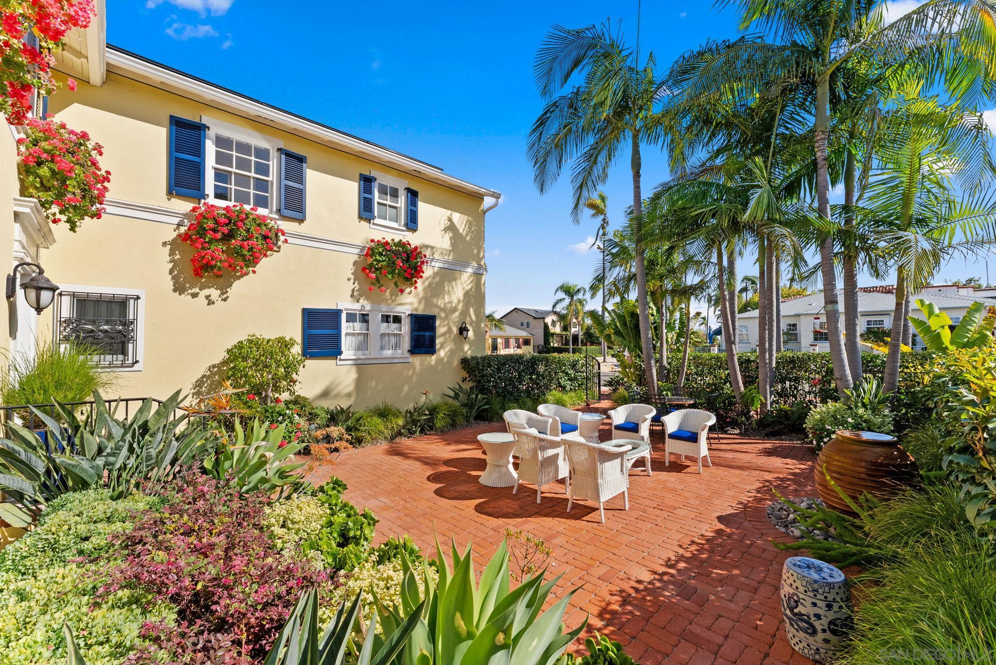 Detail Gallery Image 4 of 43 For 4314  Middlesex Drive, San Diego,  CA 92116 - 6 Beds | 3 Baths