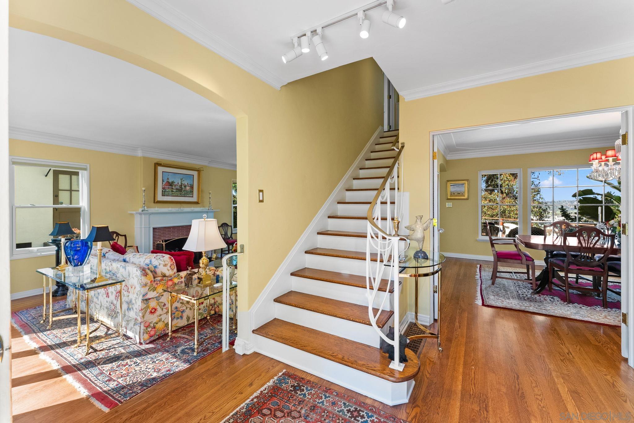 Detail Gallery Image 6 of 43 For 4314  Middlesex Drive, San Diego,  CA 92116 - 6 Beds | 3 Baths