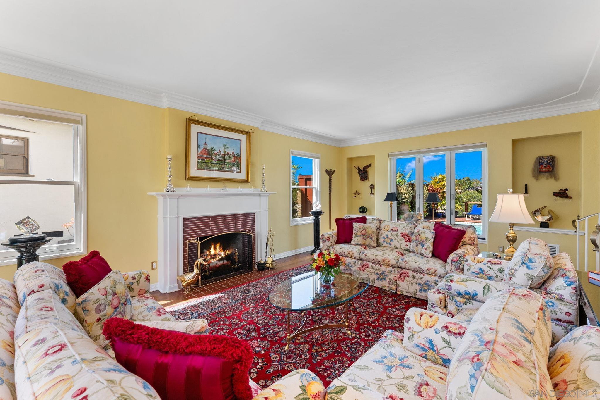 Detail Gallery Image 7 of 43 For 4314  Middlesex Drive, San Diego,  CA 92116 - 6 Beds | 3 Baths