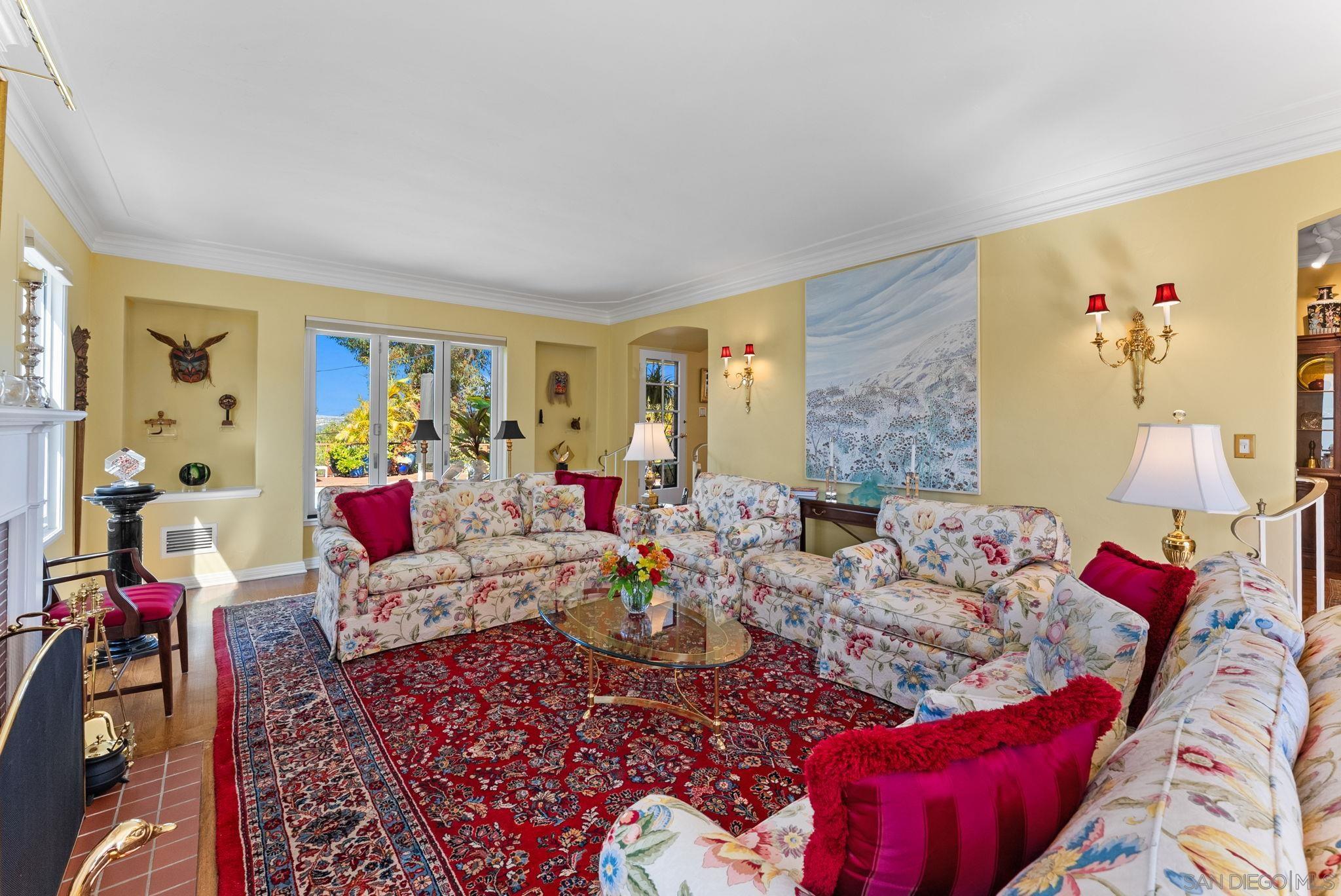 Detail Gallery Image 8 of 43 For 4314  Middlesex Drive, San Diego,  CA 92116 - 6 Beds | 3 Baths