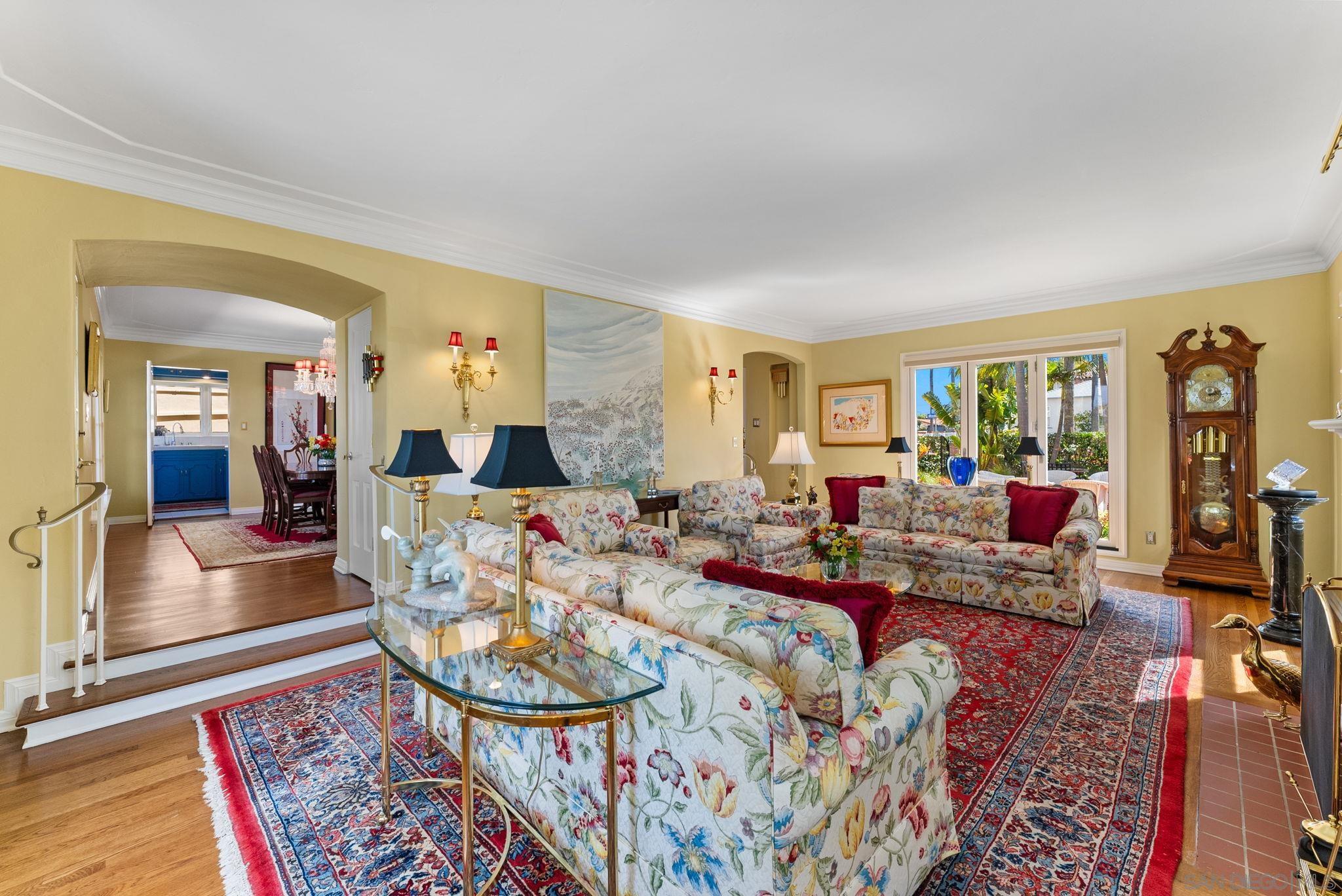 Detail Gallery Image 9 of 43 For 4314  Middlesex Drive, San Diego,  CA 92116 - 6 Beds | 3 Baths