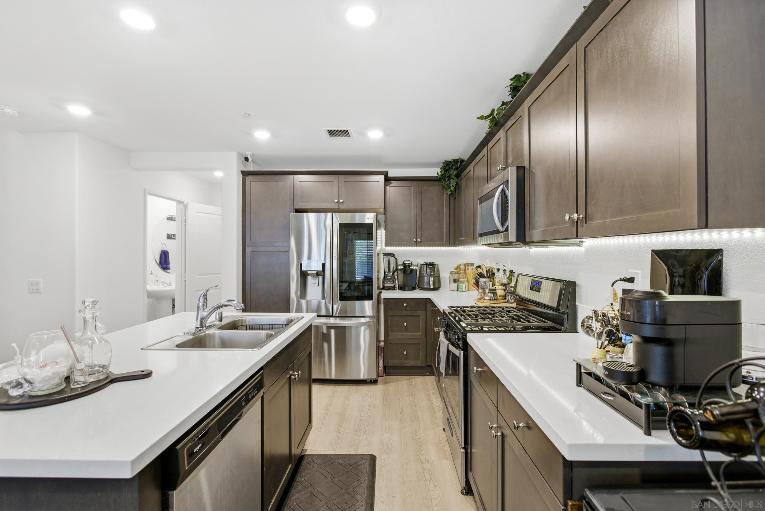 Detail Gallery Image 14 of 42 For 28409  Oriole Way  #1304,  Murrieta,  CA 92563 - 3 Beds | 2/1 Baths