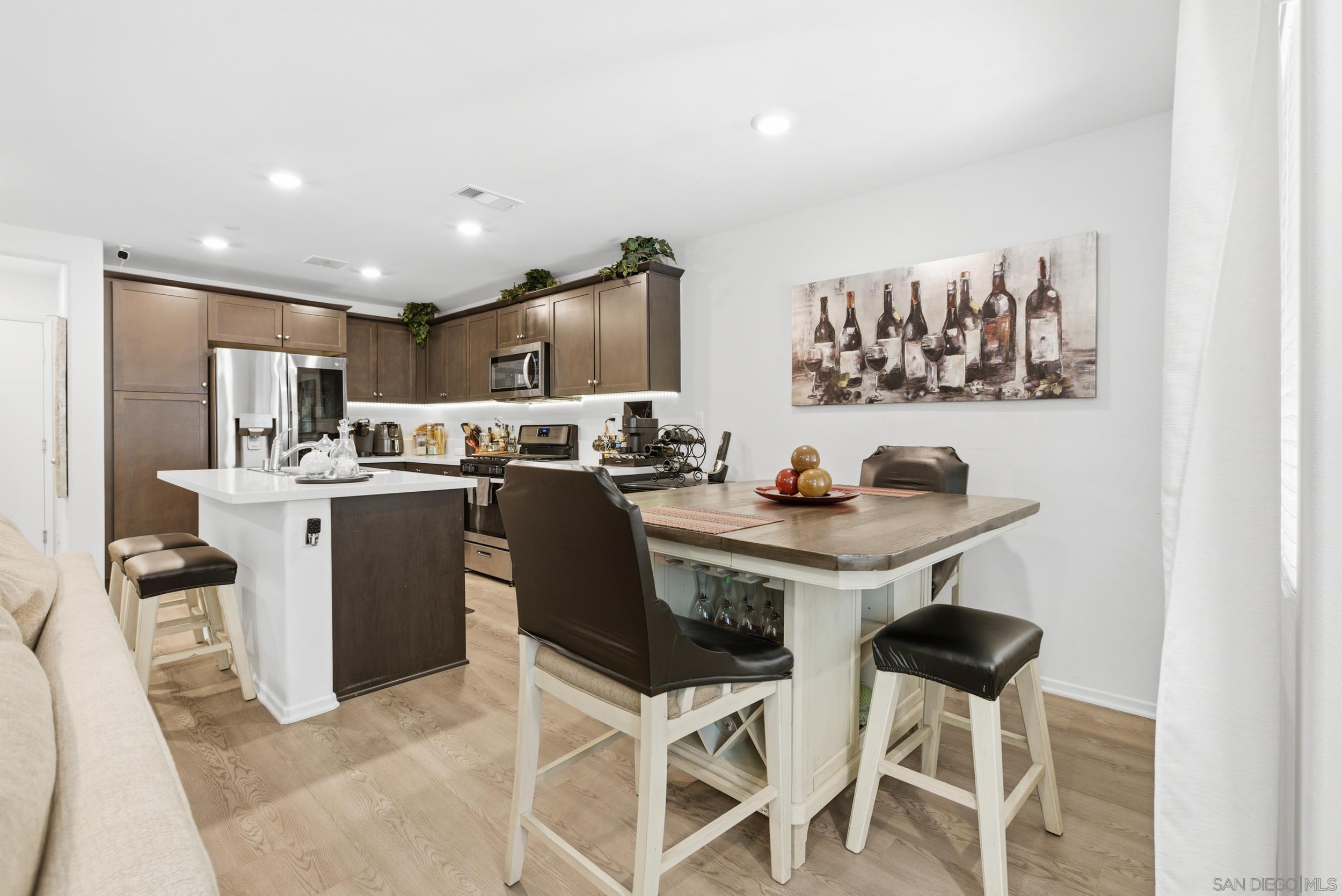 Detail Gallery Image 8 of 42 For 28409  Oriole Way  #1304,  Murrieta,  CA 92563 - 3 Beds | 2/1 Baths