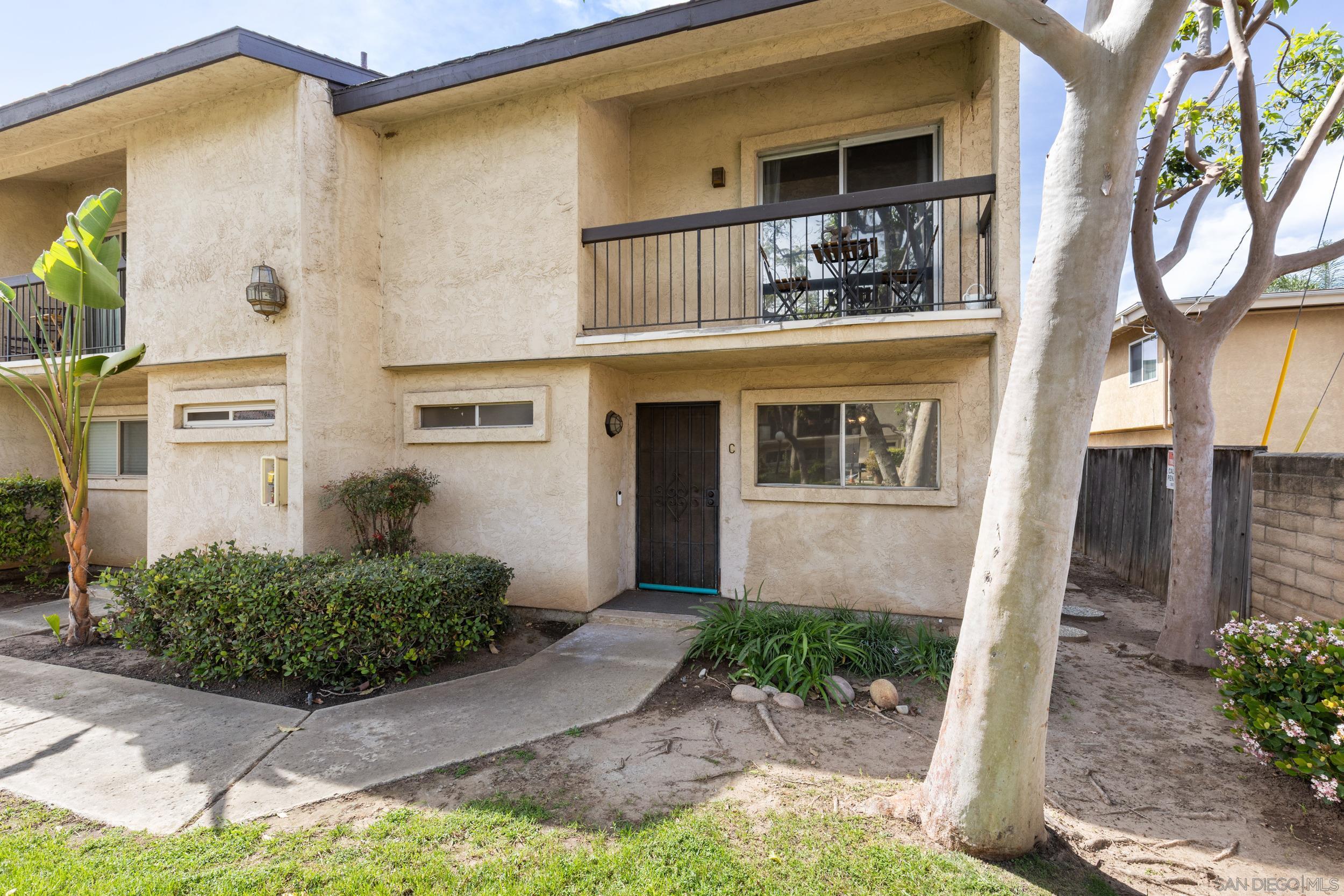 Detail Gallery Image 3 of 23 For 768 N Mollison Ave  #C,  El Cajon,  CA 92021 - 2 Beds | 1/1 Baths