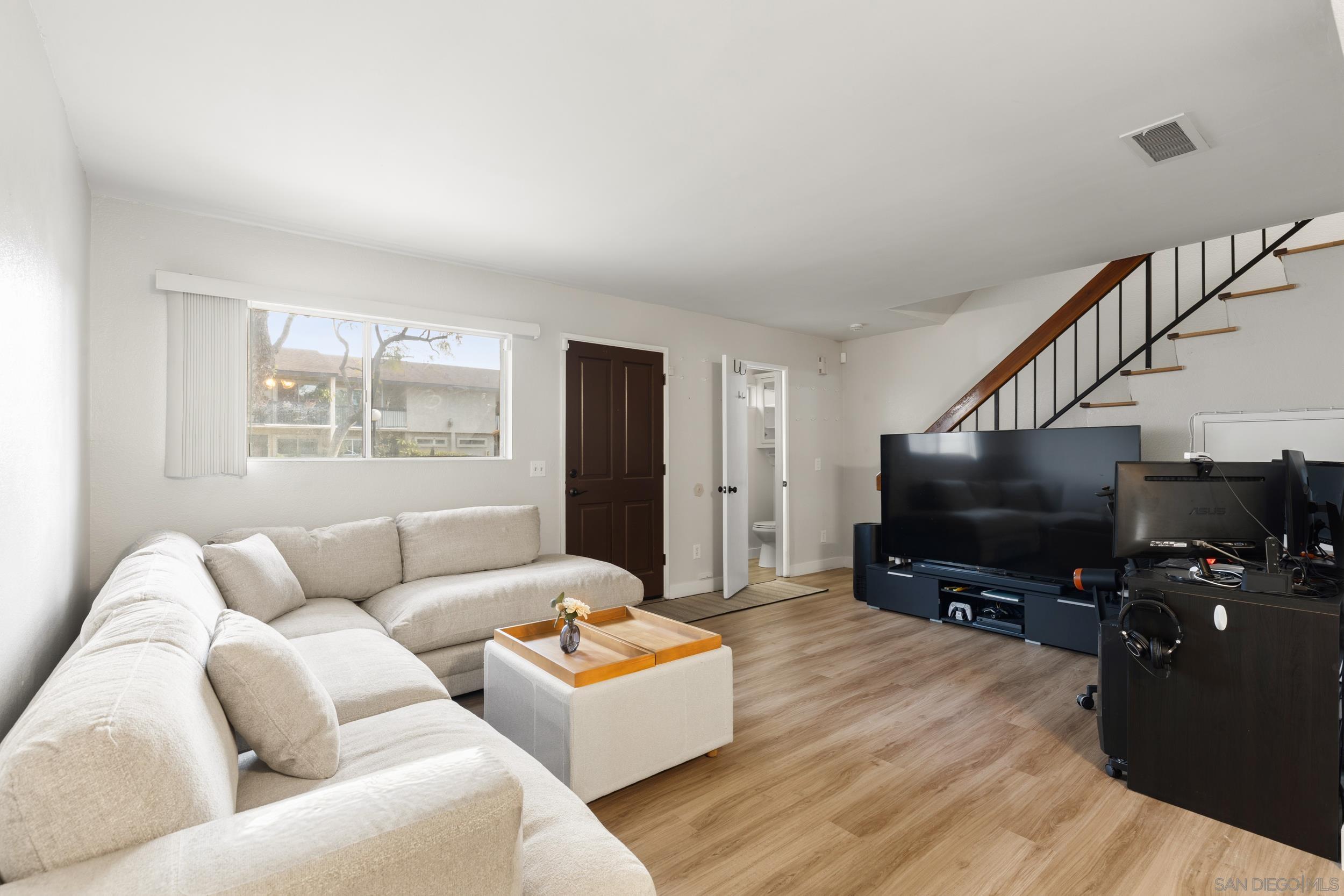 Detail Gallery Image 5 of 23 For 768 N Mollison Ave  #C,  El Cajon,  CA 92021 - 2 Beds | 1/1 Baths