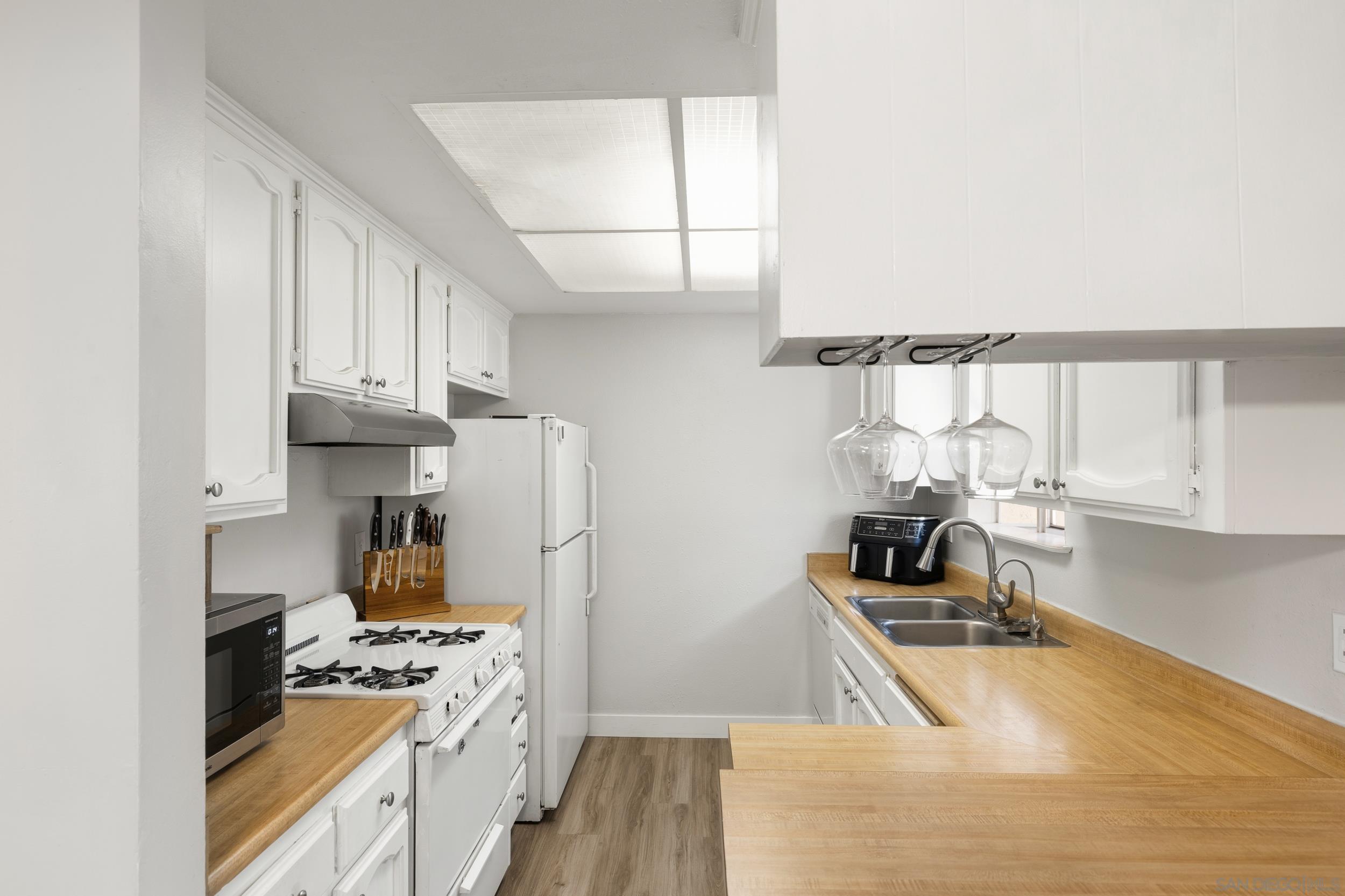 Detail Gallery Image 9 of 23 For 768 N Mollison Ave  #C,  El Cajon,  CA 92021 - 2 Beds | 1/1 Baths