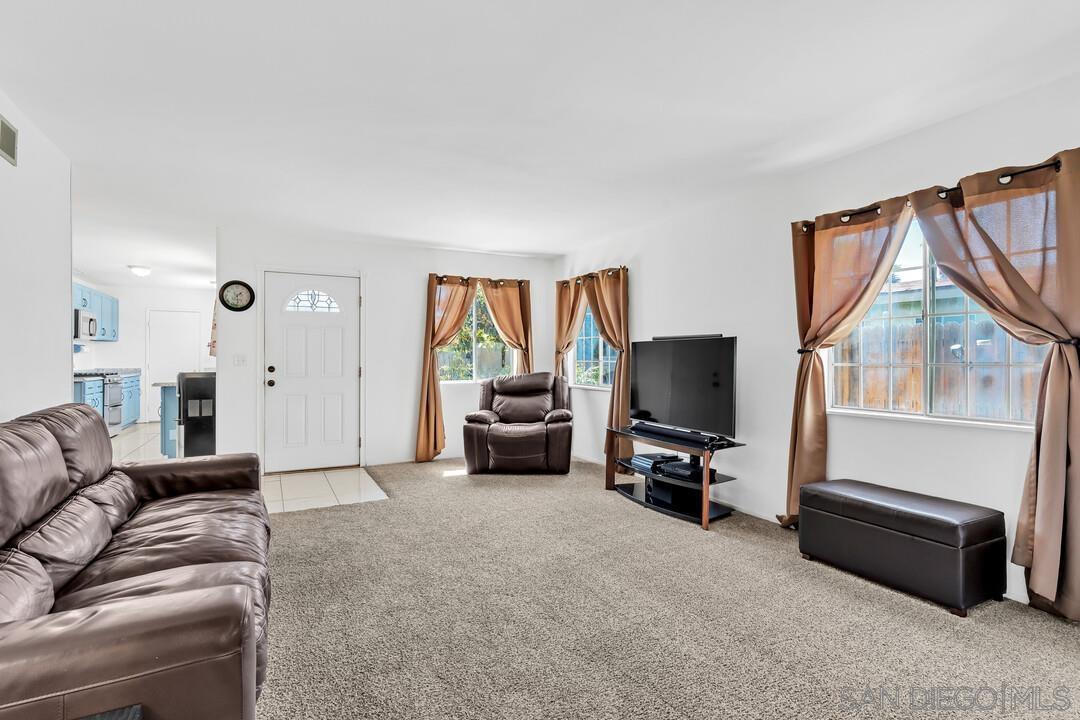 Detail Gallery Image 7 of 35 For 3734  Aqua Park Ct, San Diego,  CA 92154 - 3 Beds | 2 Baths