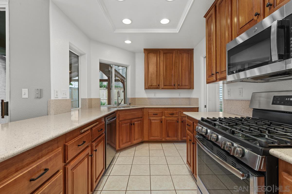 Detail Gallery Image 16 of 53 For 4236  Conquistador, Oceanside,  CA 92056 - 4 Beds | 3 Baths