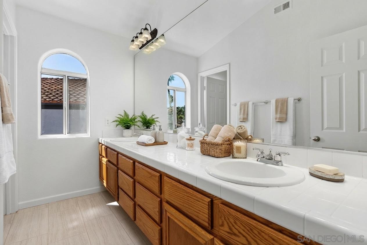 Detail Gallery Image 40 of 53 For 4236  Conquistador, Oceanside,  CA 92056 - 4 Beds | 3 Baths