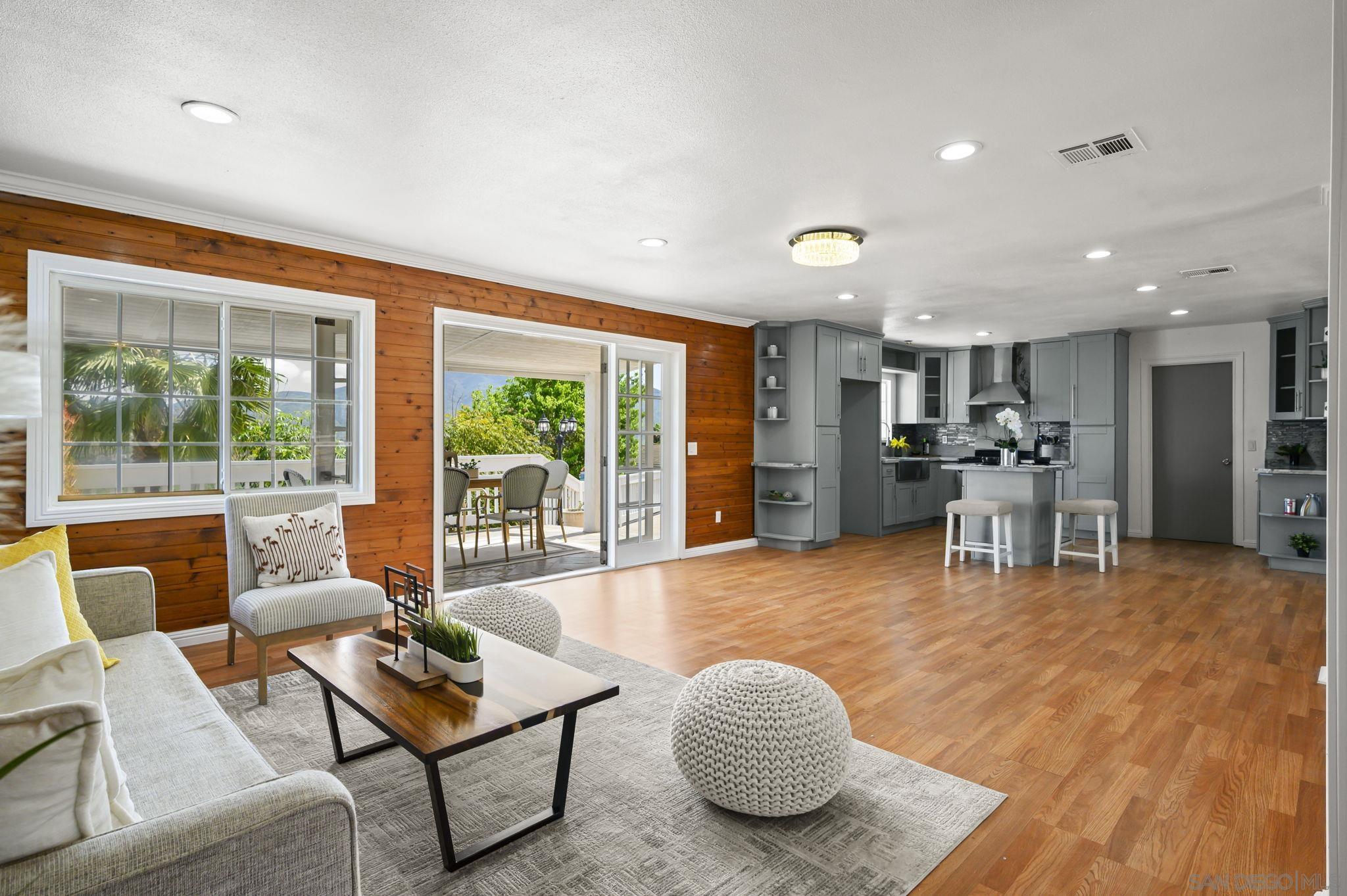 Detail Gallery Image 11 of 64 For 1405  Cuyamaca Ave, Spring Valley,  CA 91977 - 5 Beds | 3 Baths