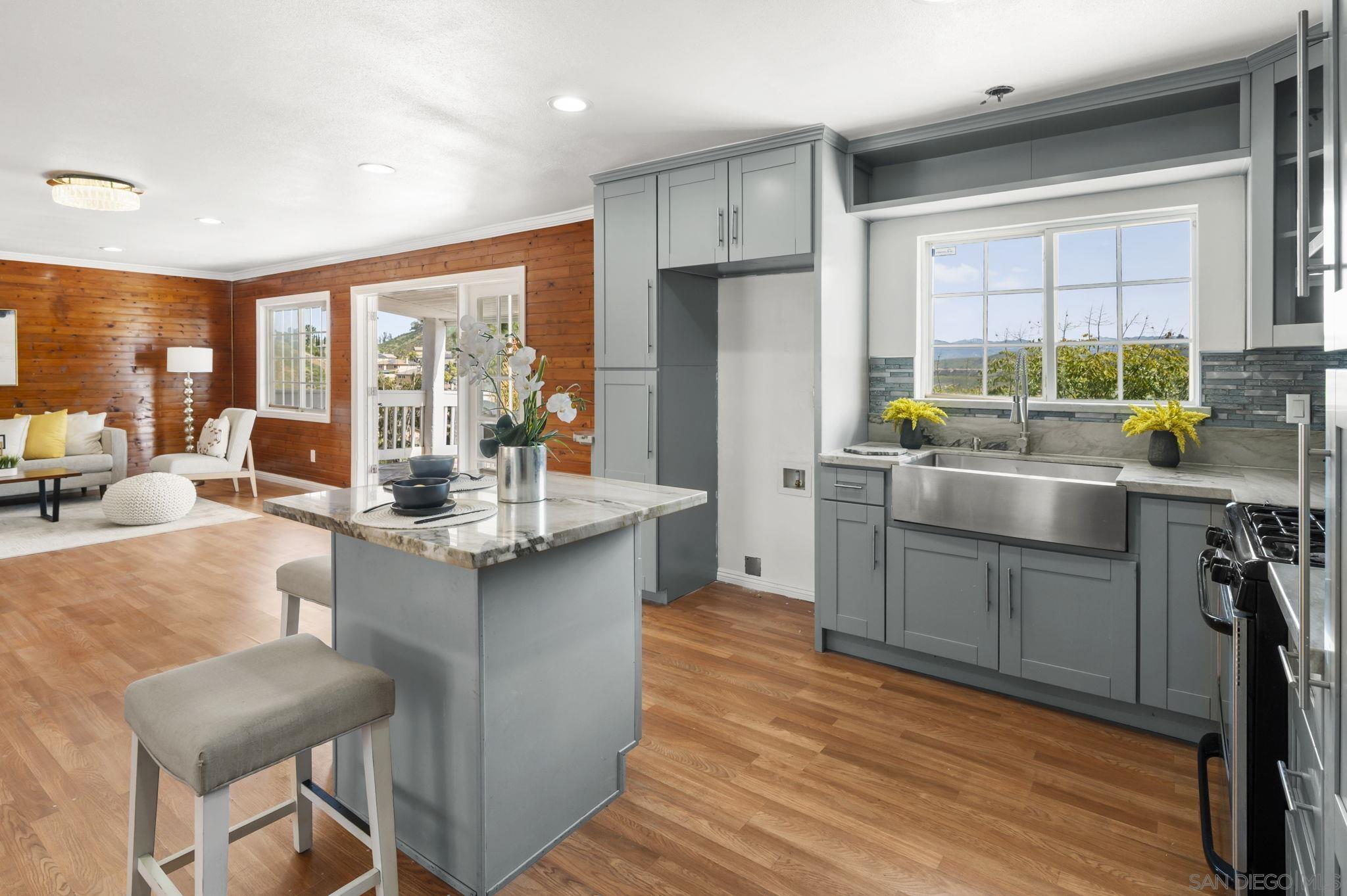 Detail Gallery Image 15 of 64 For 1405  Cuyamaca Ave, Spring Valley,  CA 91977 - 5 Beds | 3 Baths