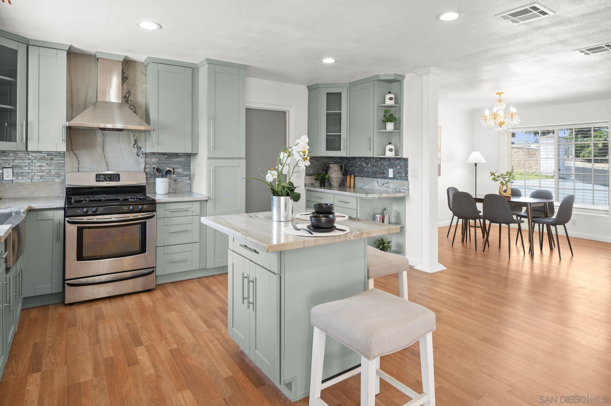 Detail Gallery Image 16 of 64 For 1405  Cuyamaca Ave, Spring Valley,  CA 91977 - 5 Beds | 3 Baths