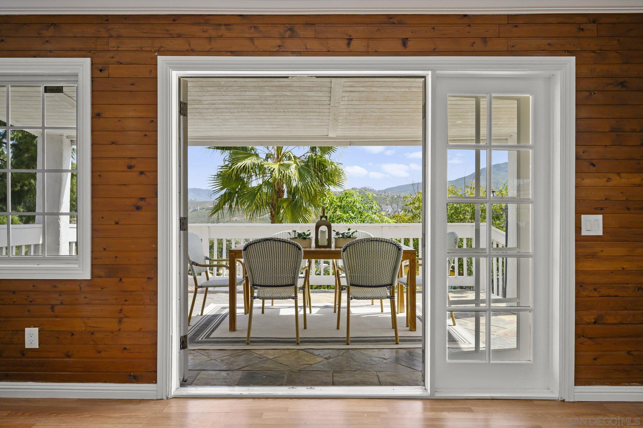 Detail Gallery Image 7 of 64 For 1405  Cuyamaca Ave, Spring Valley,  CA 91977 - 5 Beds | 3 Baths