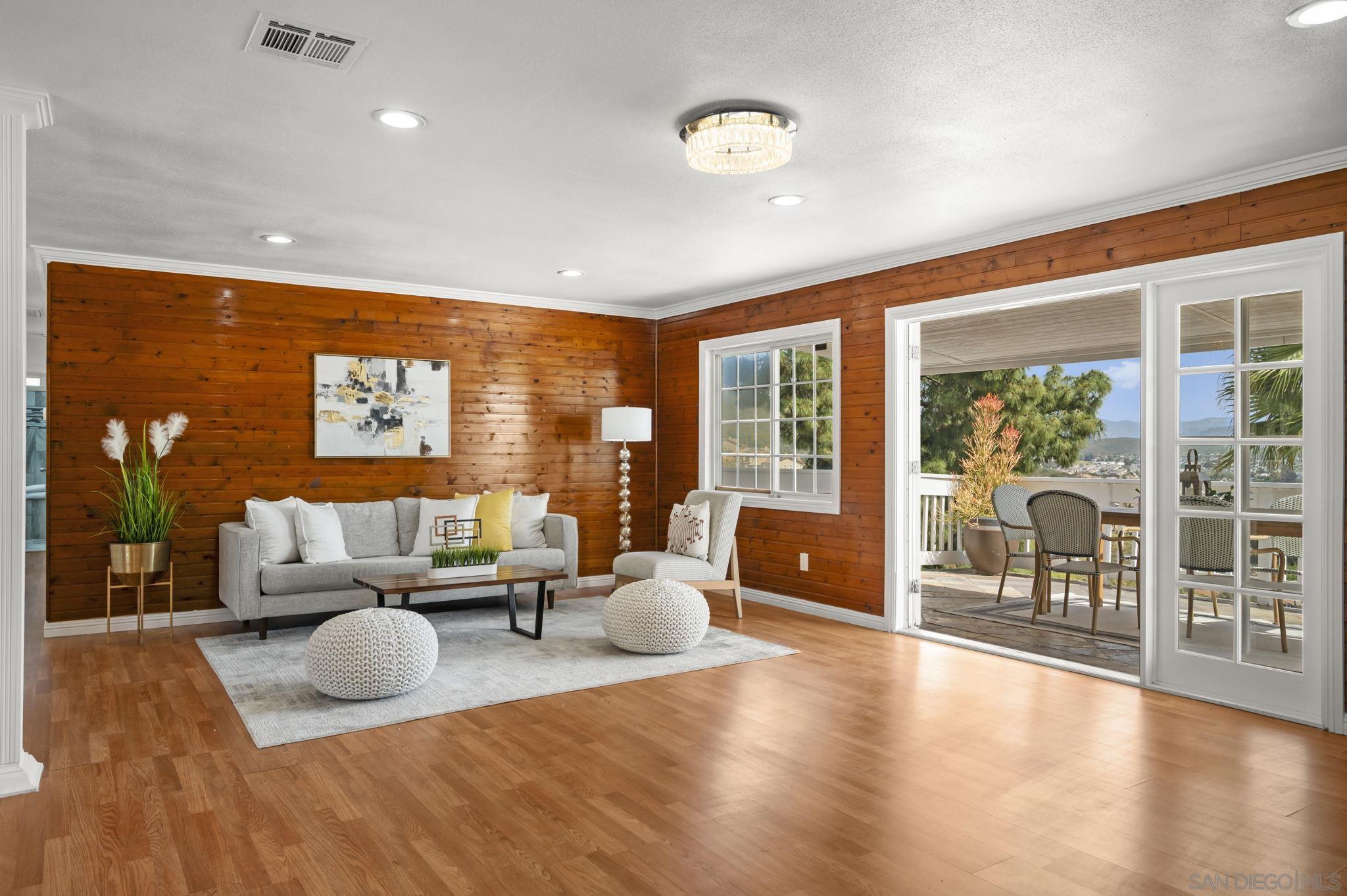 Detail Gallery Image 9 of 64 For 1405  Cuyamaca Ave, Spring Valley,  CA 91977 - 5 Beds | 3 Baths