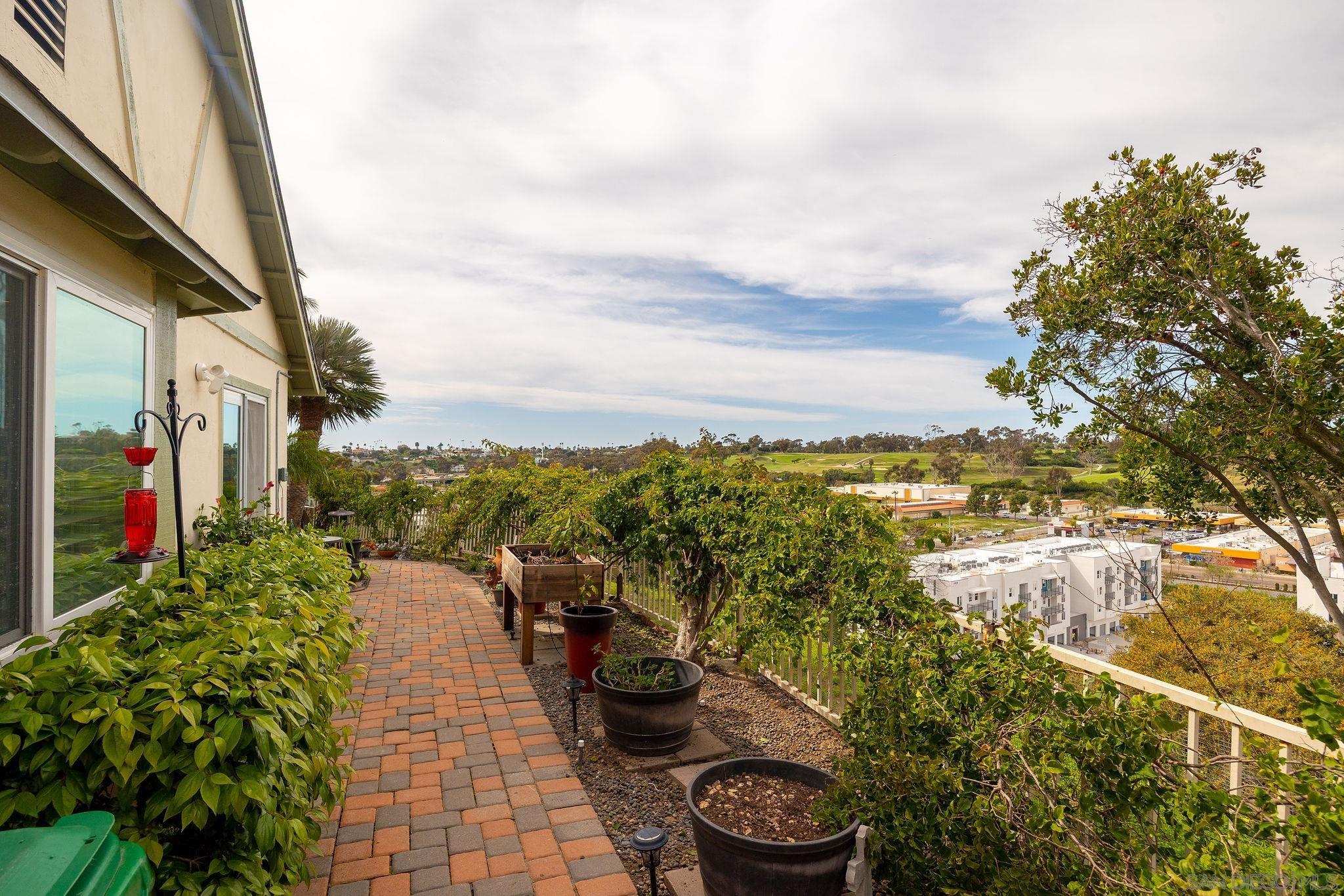 Detail Gallery Image 9 of 35 For 2070  Rue De La Montagne, Oceanside,  CA 92054 - 2 Beds | 2 Baths