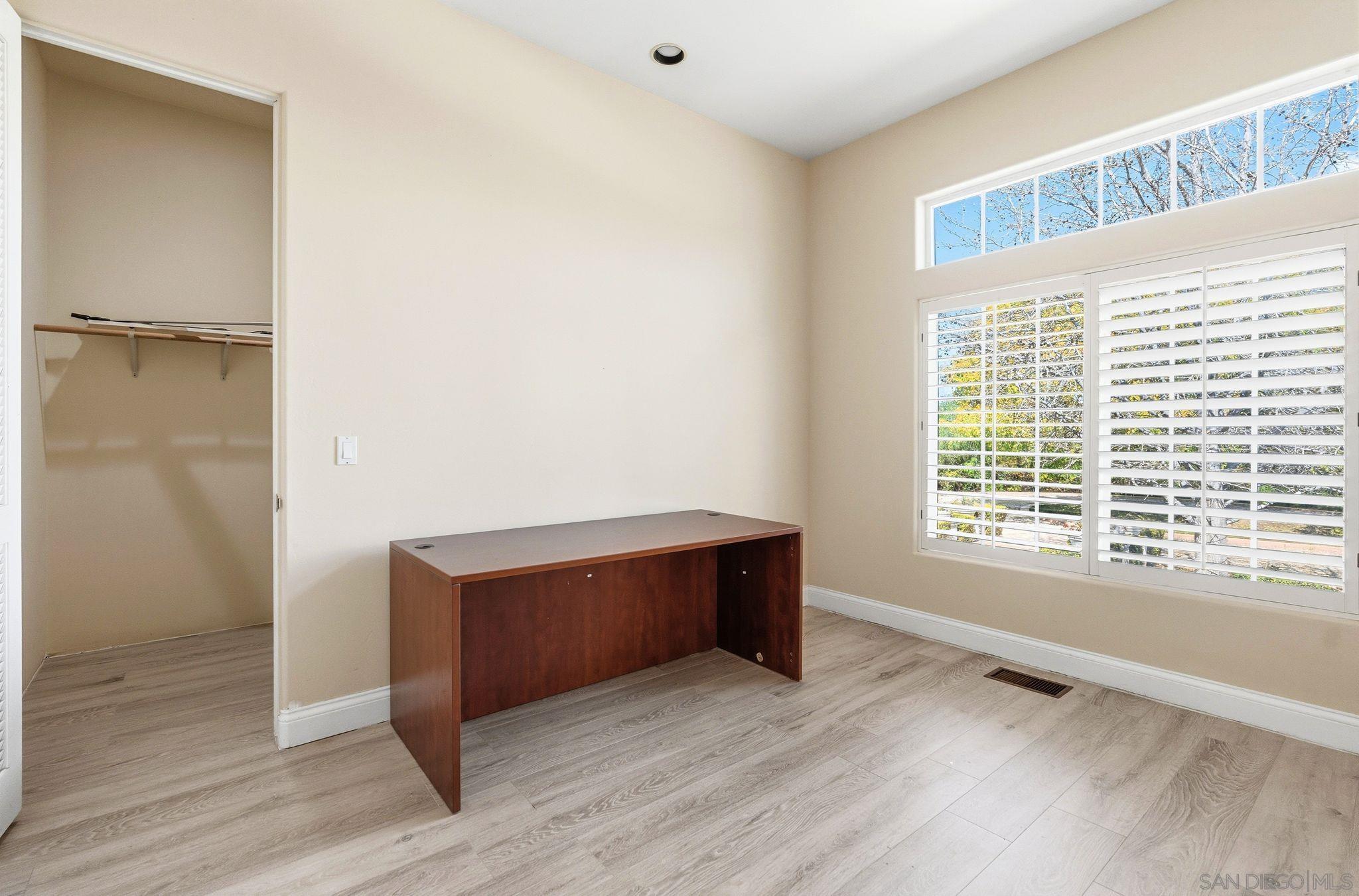 Detail Gallery Image 15 of 22 For 1035  Sleeping Indian, Oceanside,  CA 92057 - 4 Beds | 4 Baths