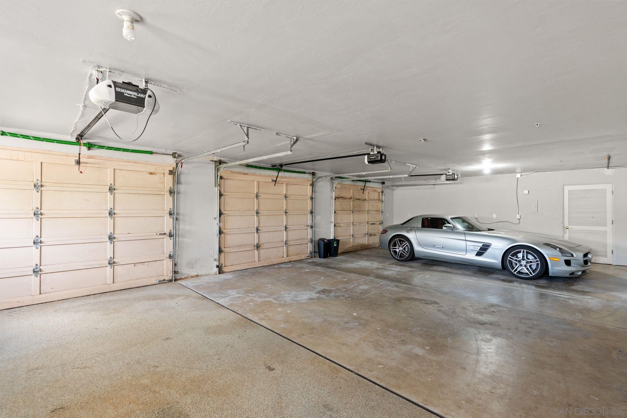 Detail Gallery Image 21 of 22 For 1035  Sleeping Indian, Oceanside,  CA 92057 - 4 Beds | 4 Baths