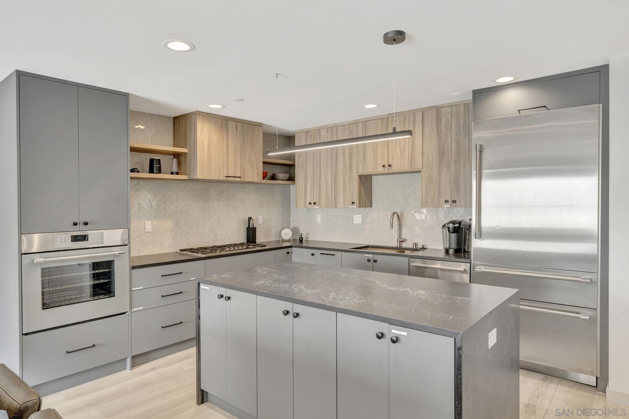 Detail Gallery Image 15 of 44 For 801-809  Seacoast, Imperial Beach,  CA 91932 - 4 Beds | 4 Baths