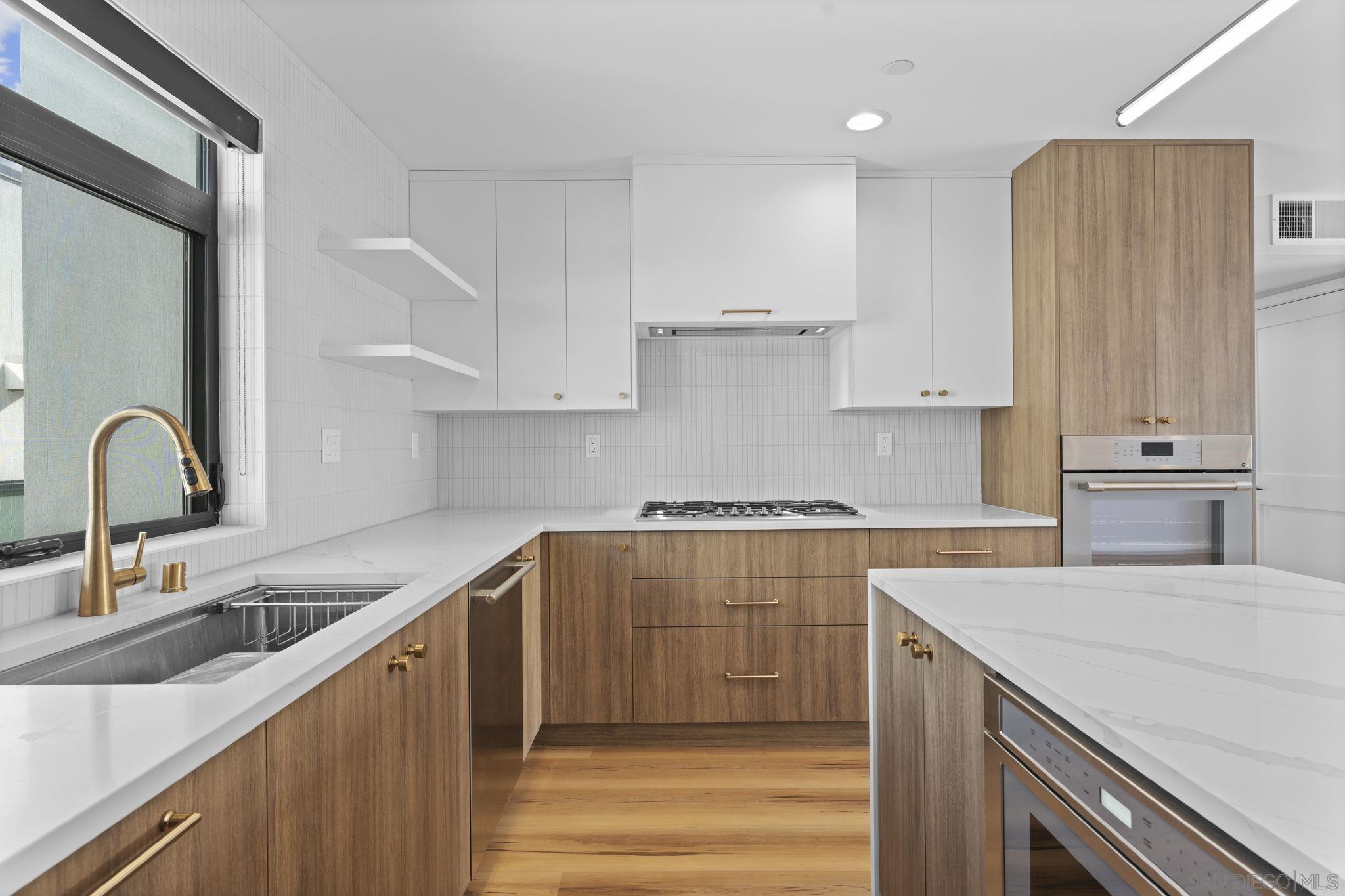 Detail Gallery Image 21 of 44 For 801-809  Seacoast, Imperial Beach,  CA 91932 - 4 Beds | 4 Baths