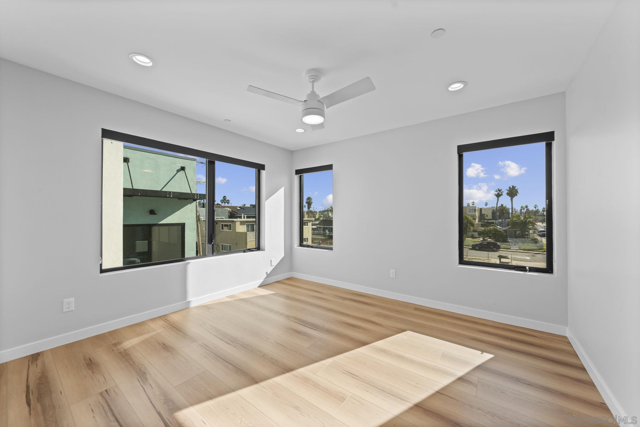 Detail Gallery Image 23 of 44 For 801-809  Seacoast, Imperial Beach,  CA 91932 - 4 Beds | 4 Baths