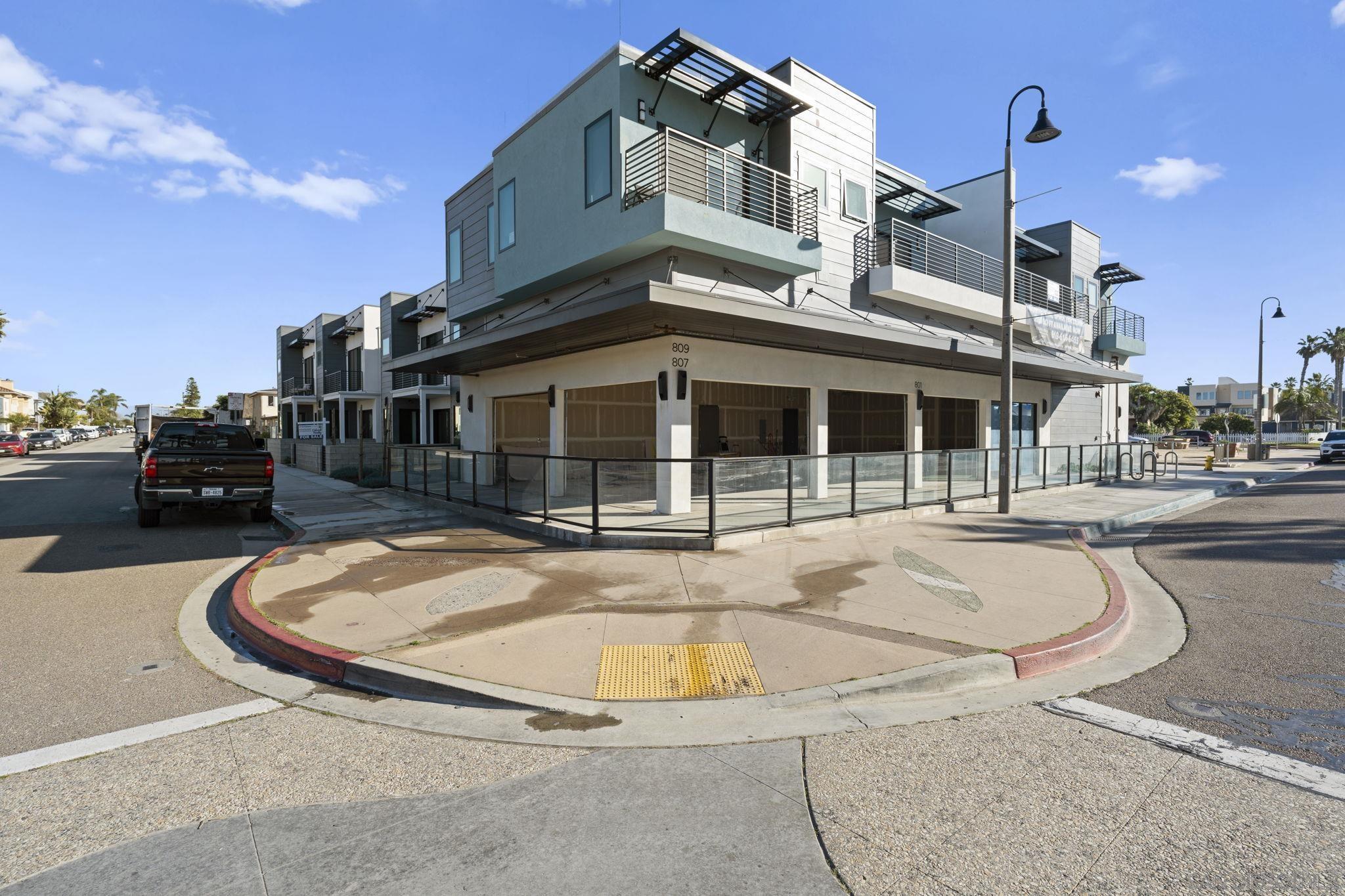 Detail Gallery Image 26 of 44 For 801-809  Seacoast, Imperial Beach,  CA 91932 - 4 Beds | 4 Baths