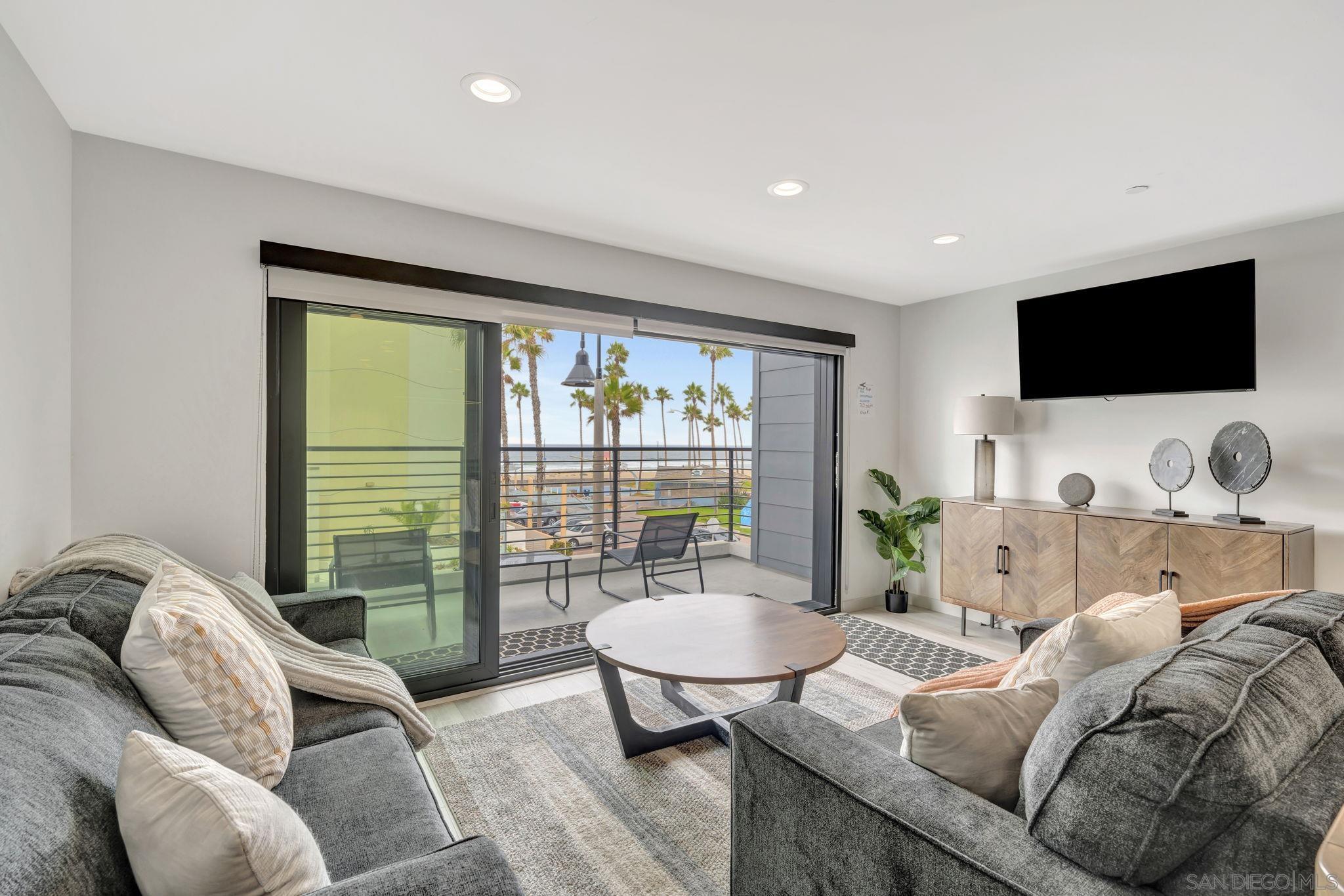 Detail Gallery Image 6 of 44 For 801-809  Seacoast, Imperial Beach,  CA 91932 - 4 Beds | 4 Baths
