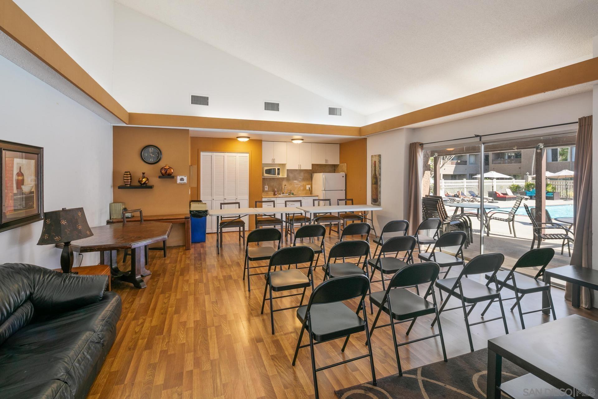 Detail Gallery Image 28 of 35 For 10300  Caminito Cuervo  #52,  San Diego,  CA 92108 - 1 Beds | 1/1 Baths