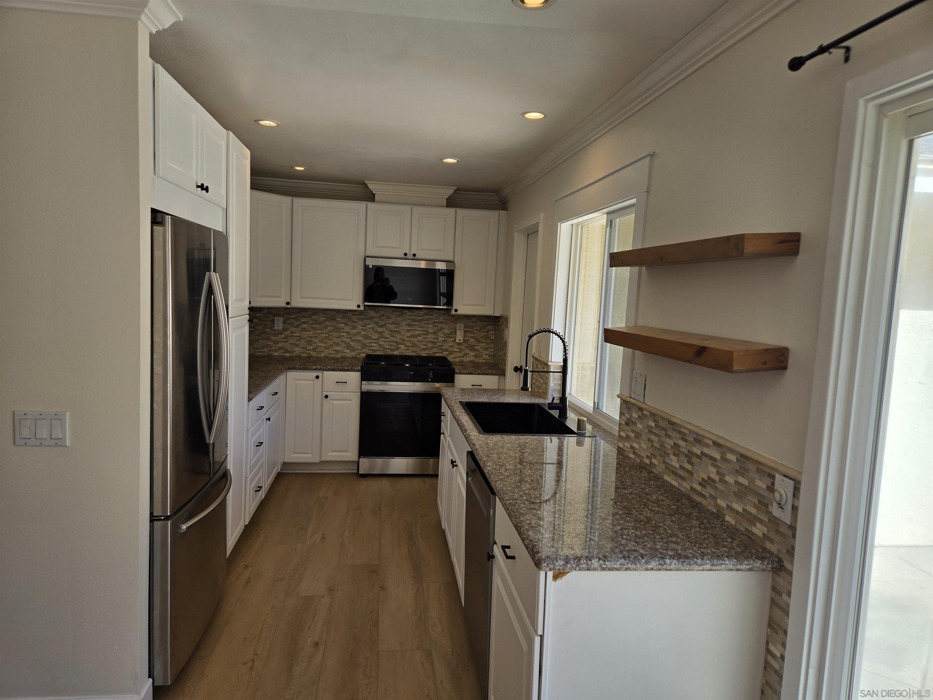 Detail Gallery Image 4 of 13 For 11378  Ajanta Ct., San Diego,  CA 92129 - 4 Beds | 2 Baths