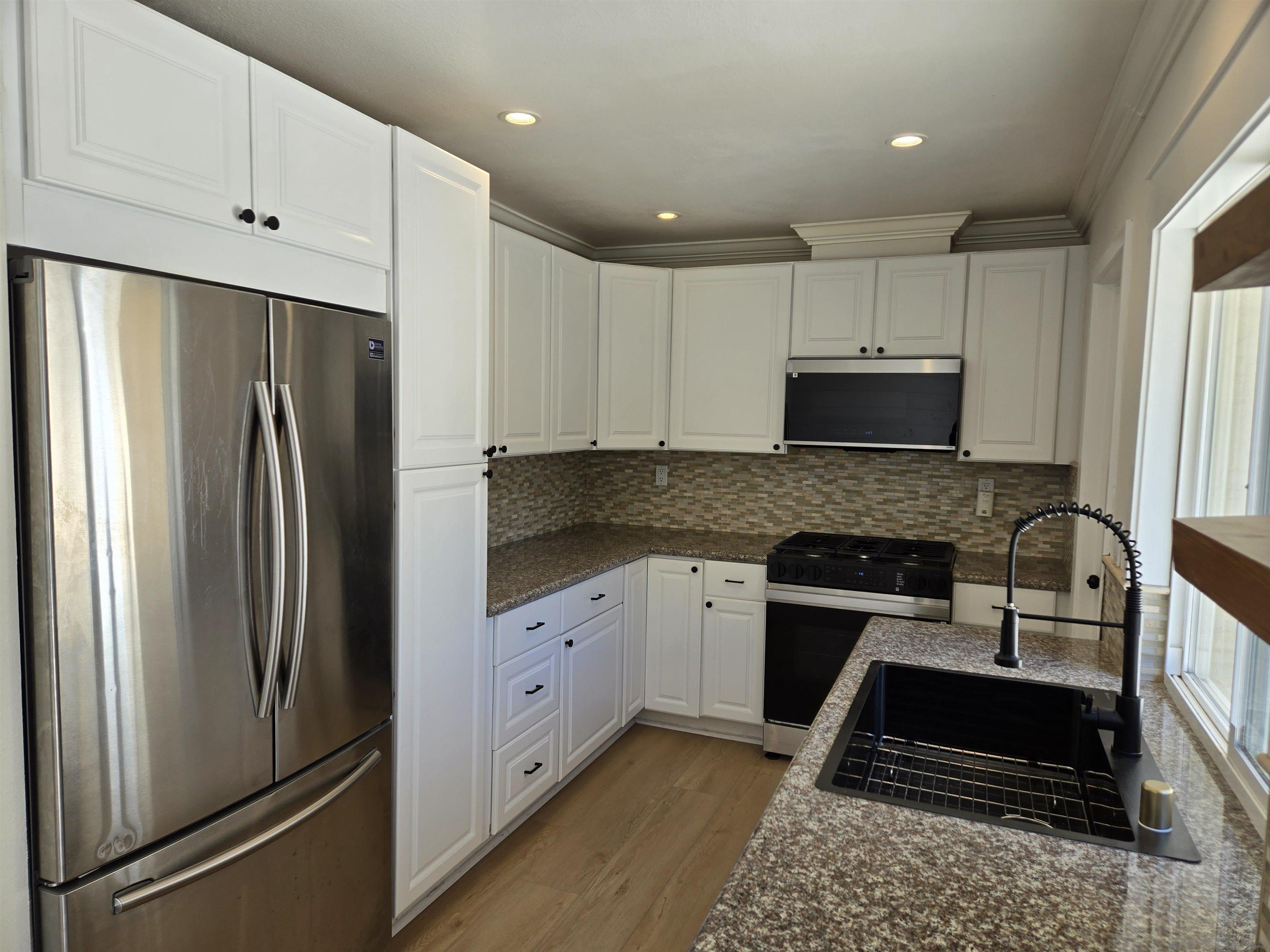 Detail Gallery Image 5 of 13 For 11378  Ajanta Ct., San Diego,  CA 92129 - 4 Beds | 2 Baths