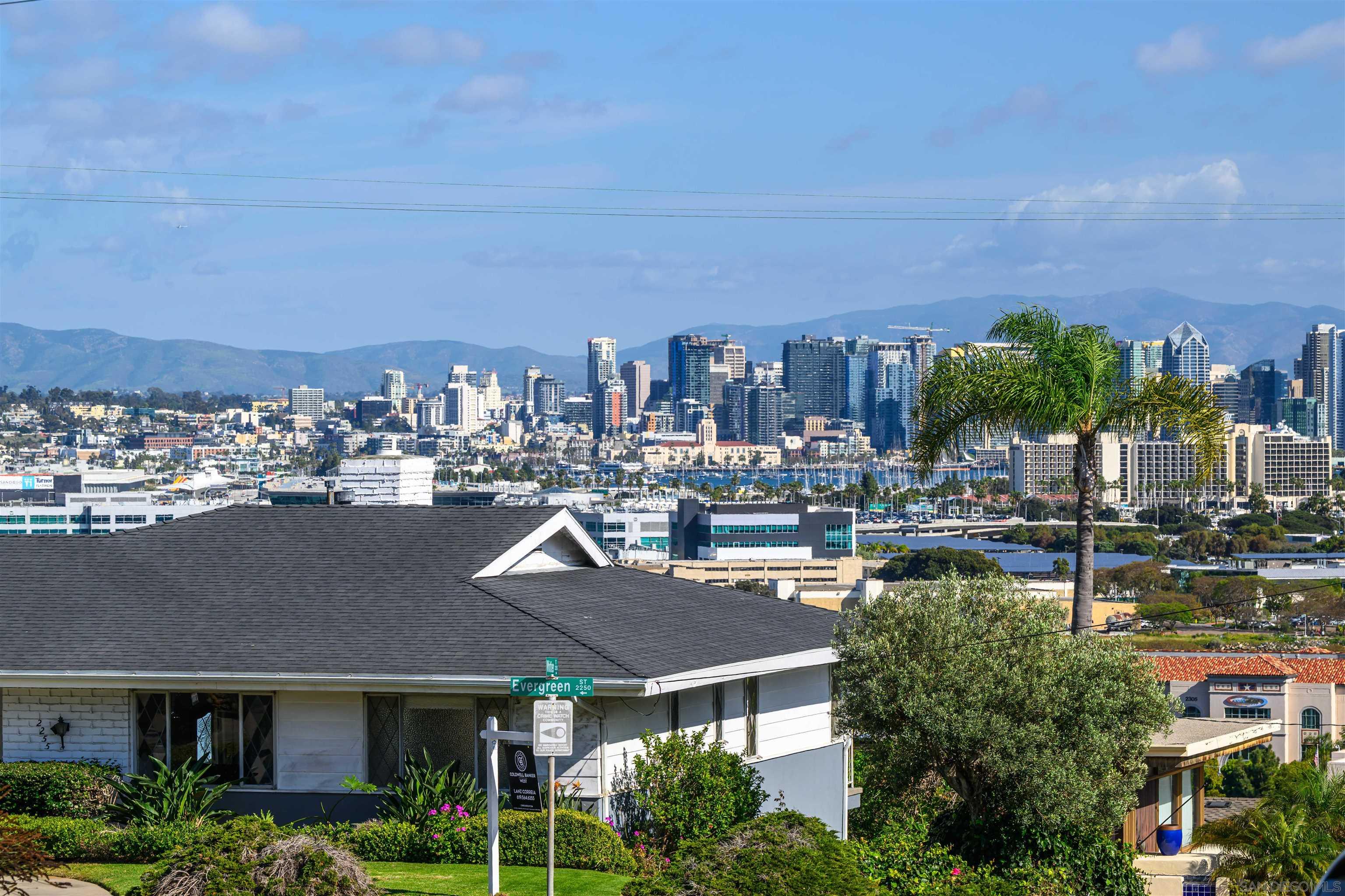 Detail Gallery Image 3 of 41 For 2255  Evergreen St, San Diego,  CA 92106 - 3 Beds | 3 Baths