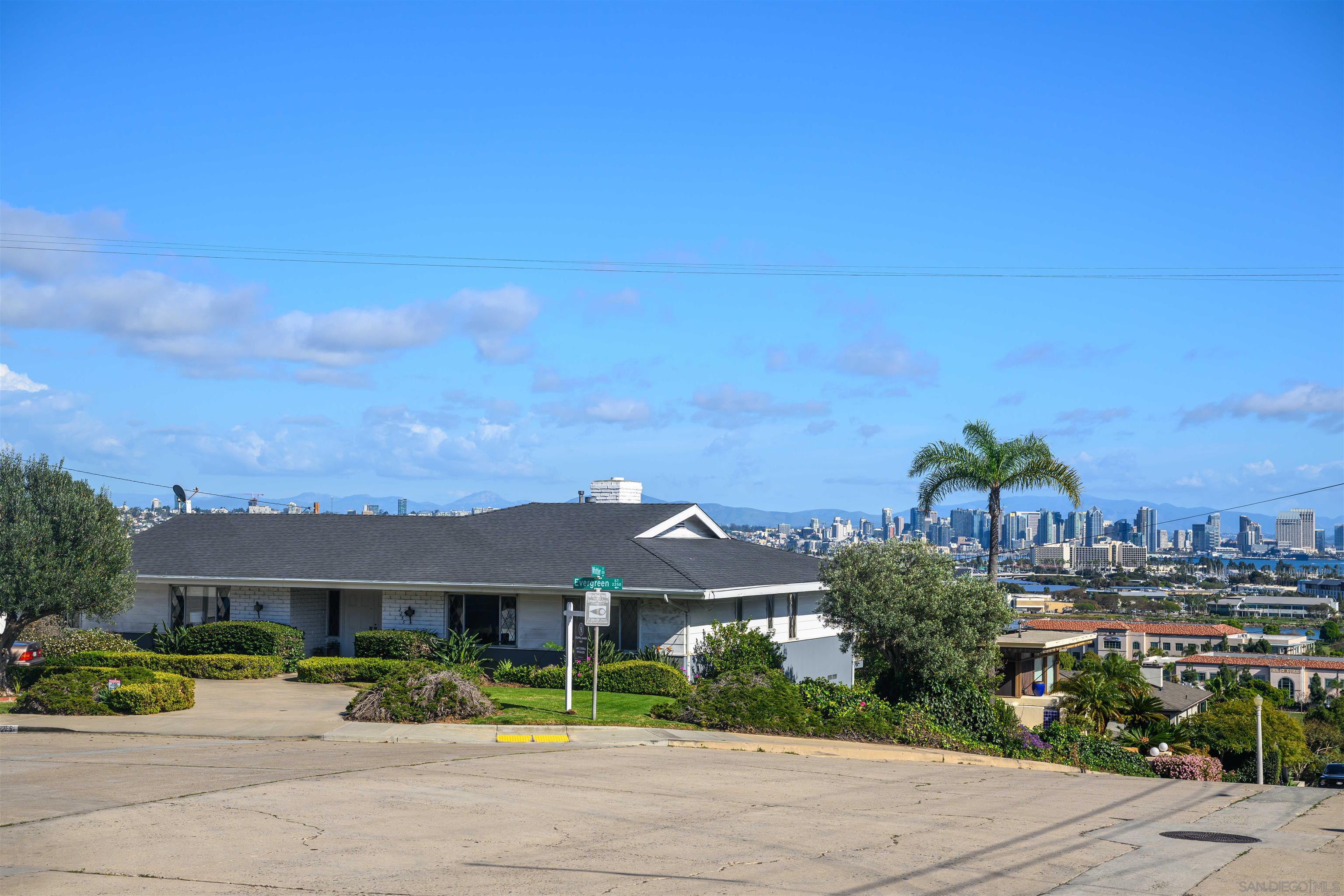 Detail Gallery Image 30 of 41 For 2255  Evergreen St, San Diego,  CA 92106 - 3 Beds | 3 Baths