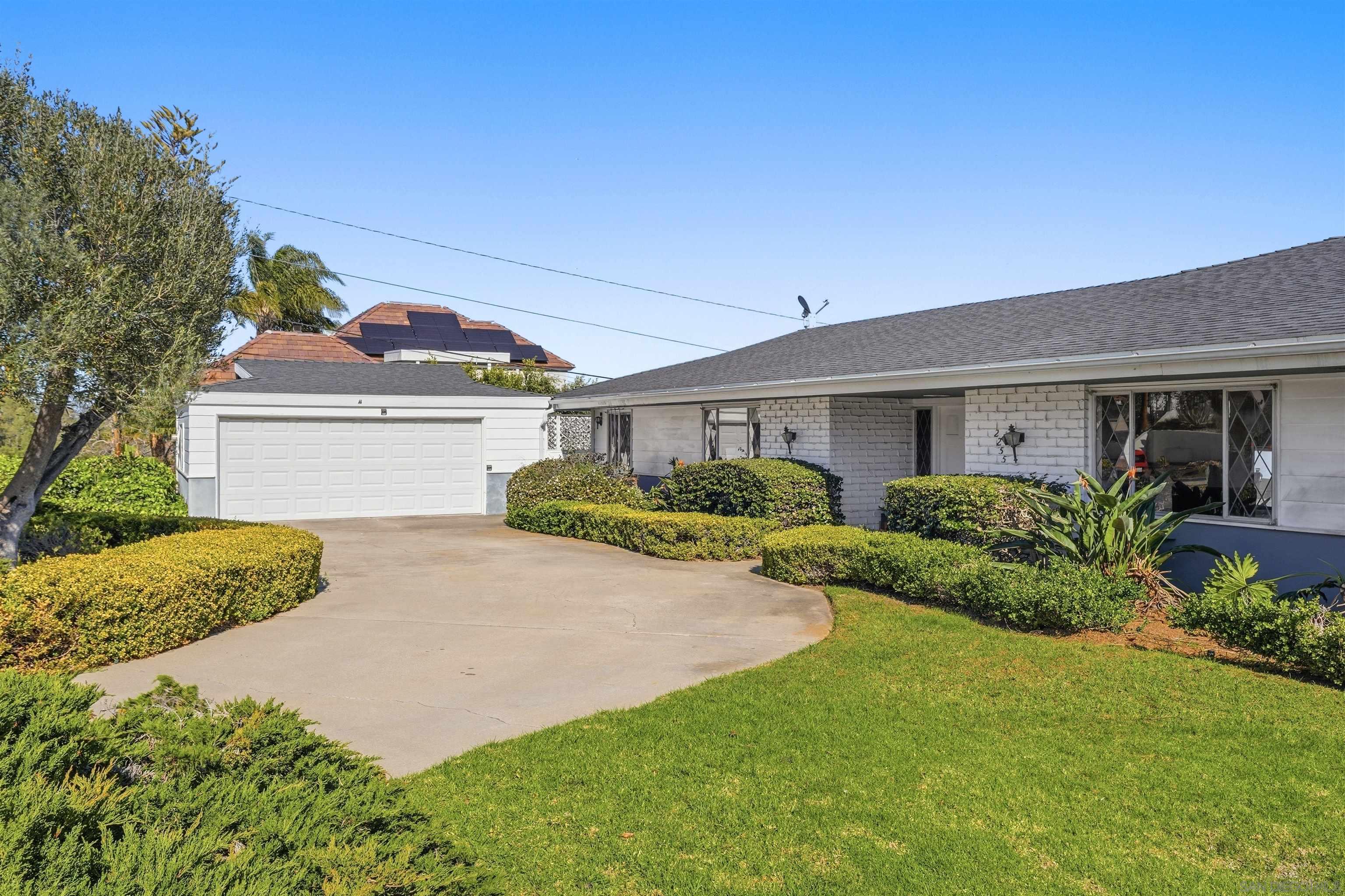 Detail Gallery Image 5 of 41 For 2255  Evergreen St, San Diego,  CA 92106 - 3 Beds | 3 Baths