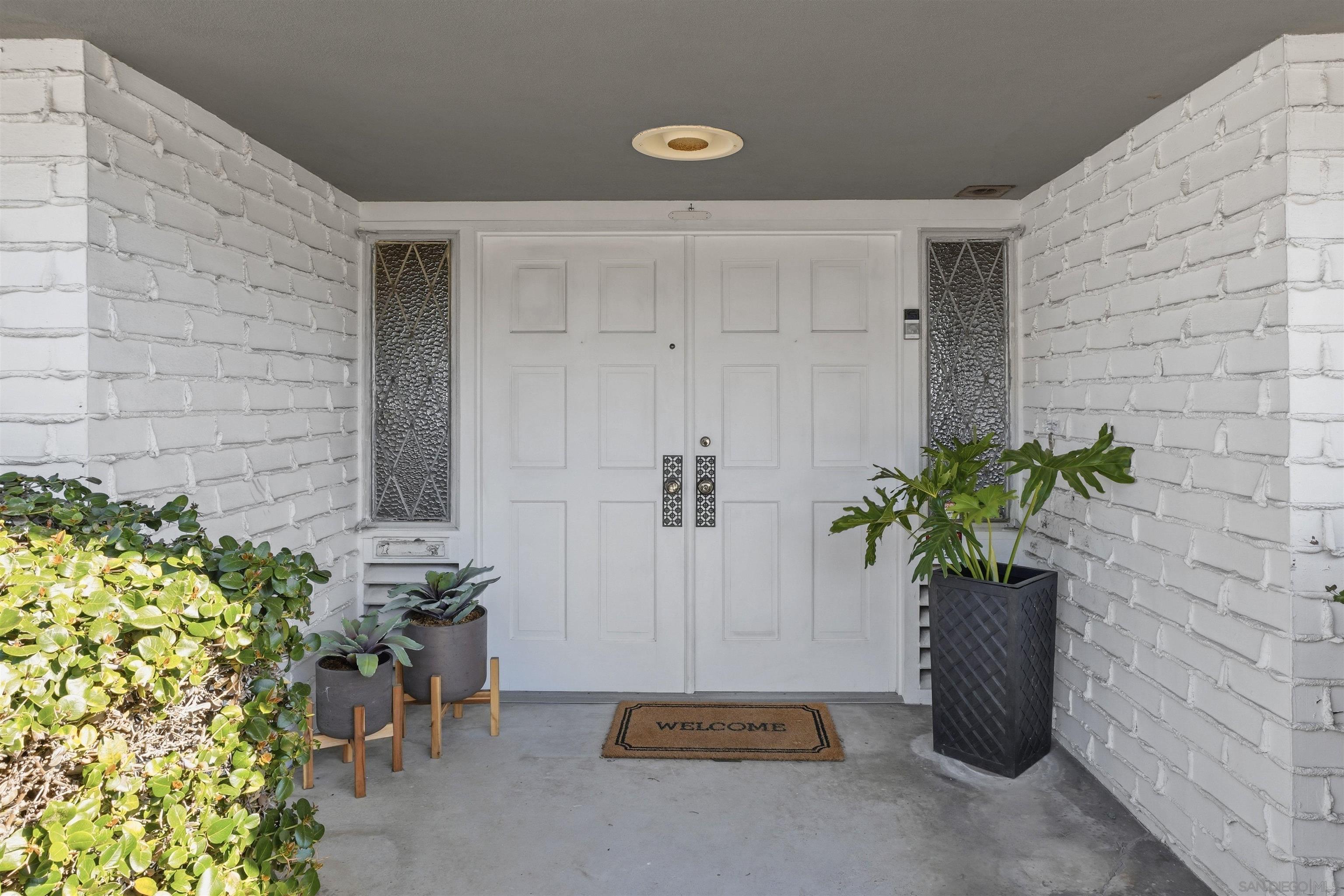 Detail Gallery Image 6 of 41 For 2255  Evergreen St, San Diego,  CA 92106 - 3 Beds | 3 Baths