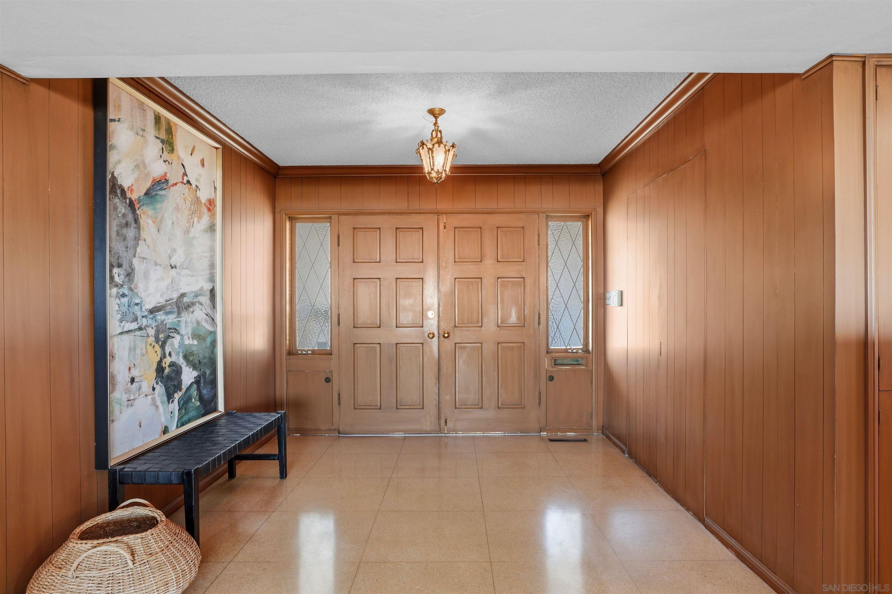 Detail Gallery Image 8 of 41 For 2255  Evergreen St, San Diego,  CA 92106 - 3 Beds | 3 Baths